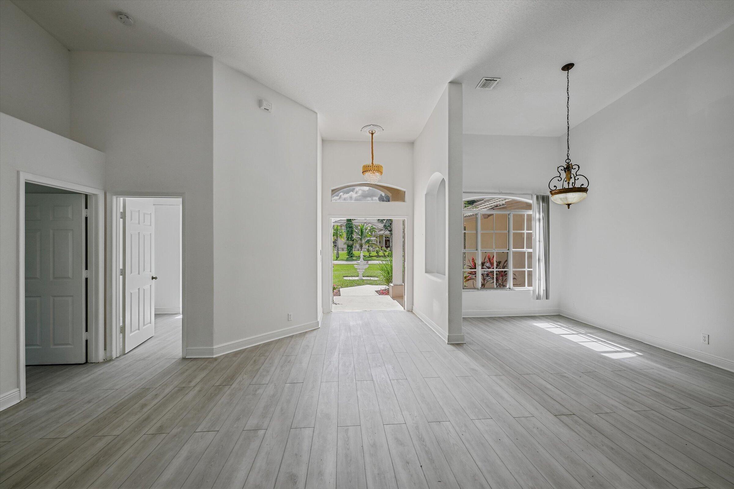 Palm Beach Country Estates - Residential