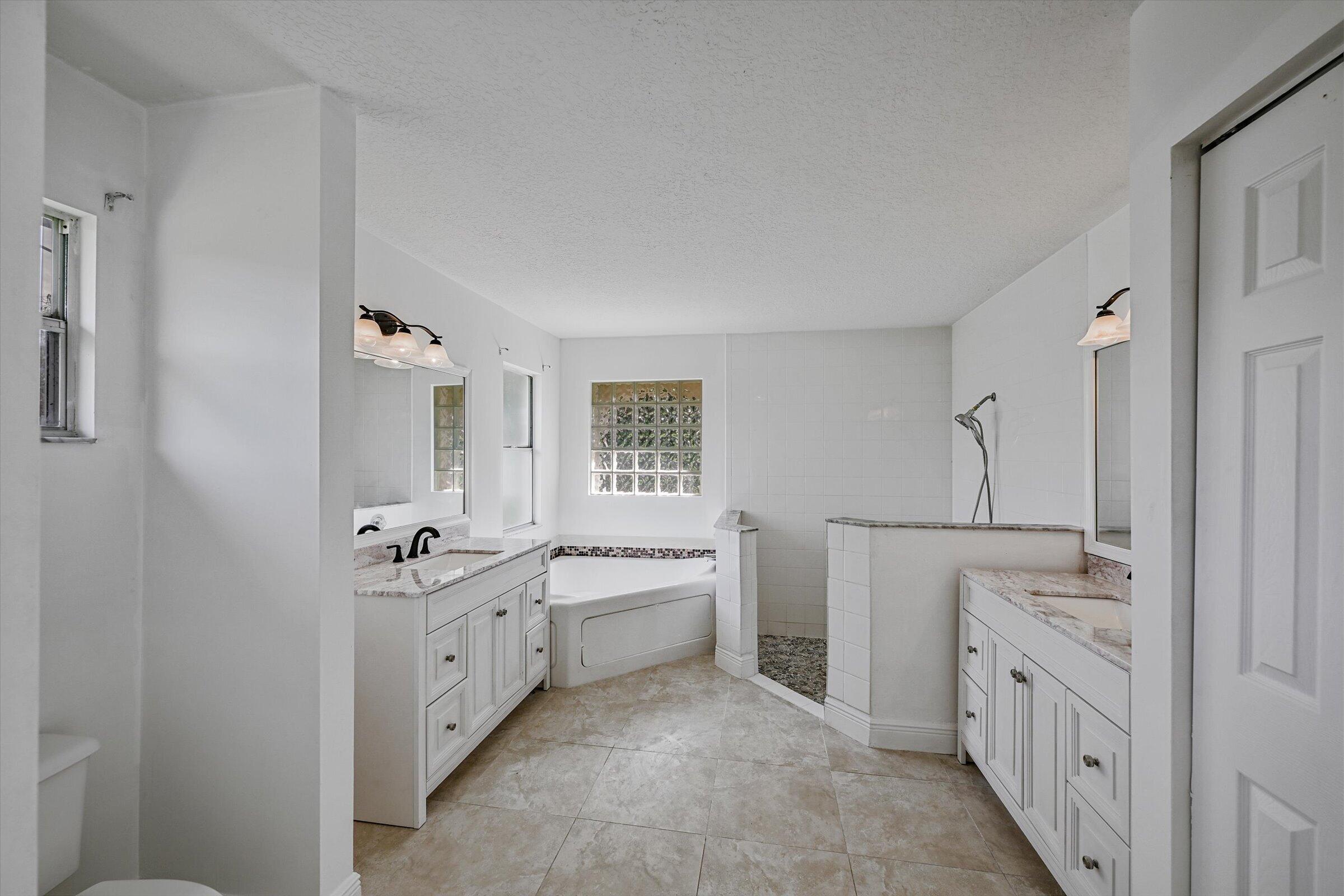 Palm Beach Country Estates - Residential