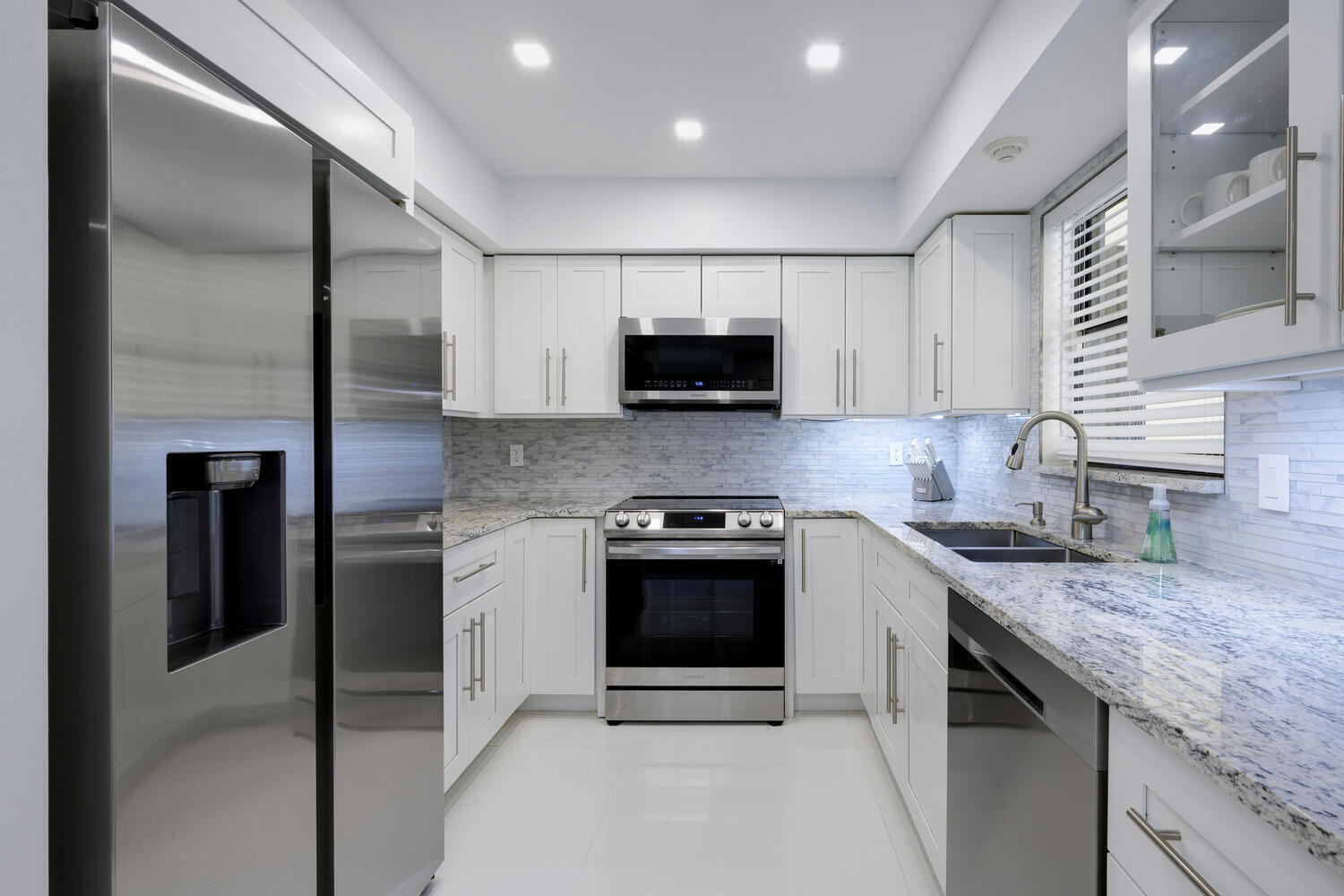 TWELVE OAKS CONDO - Residential