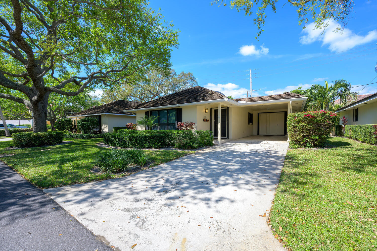 TWELVE OAKS CONDO - Residential