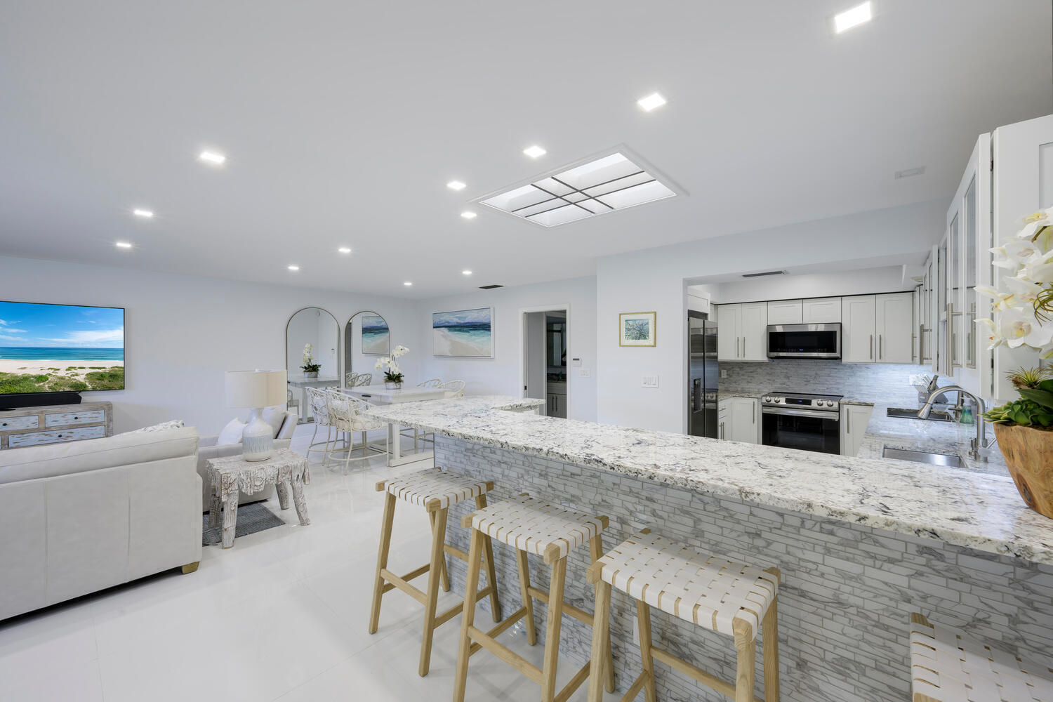 TWELVE OAKS CONDO - Residential
