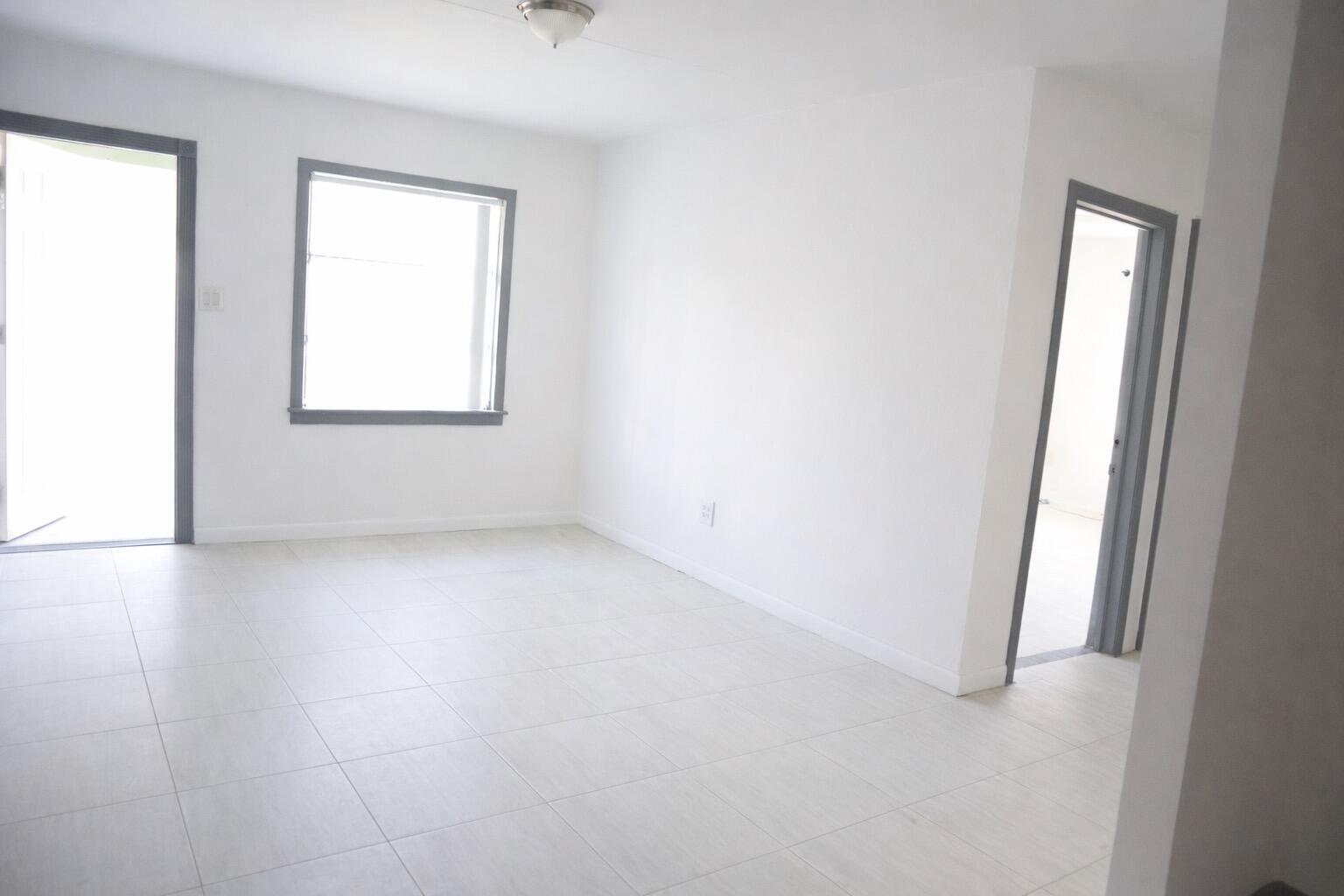 OAKLAND PARK SECOND ADD - Residential Income