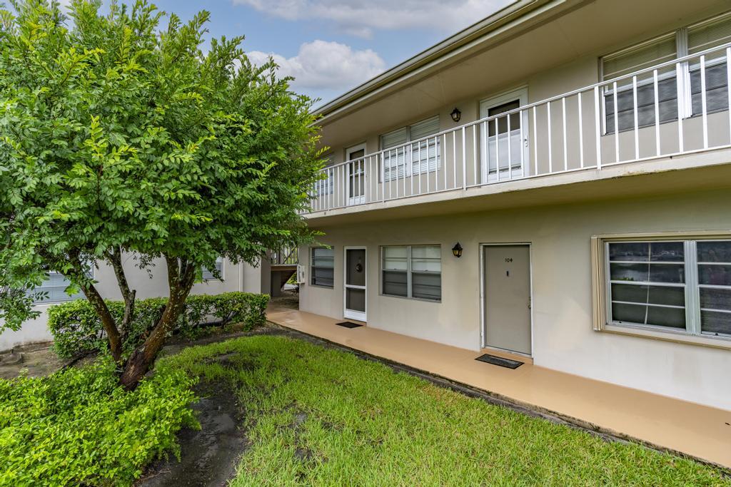 Cute 1 bed, 1.5 bath condo on the 2nd floor in Vista St Lucie....an active 55+ condo community.  Front view of the pond.  Laminate floors and wood cabinets in kitchen and baths.  Washer and Dryer in the unit, which is rare!  Storage space on screened-in patio. The community includes a clubhouse, pool, pickleball, tennis, gym, billiards, library, and more. Monthly fee covers water, trash, cable, internet, landscaping, roofs, insurance, and building maintenance. Close to shopping, dining, and beaches.