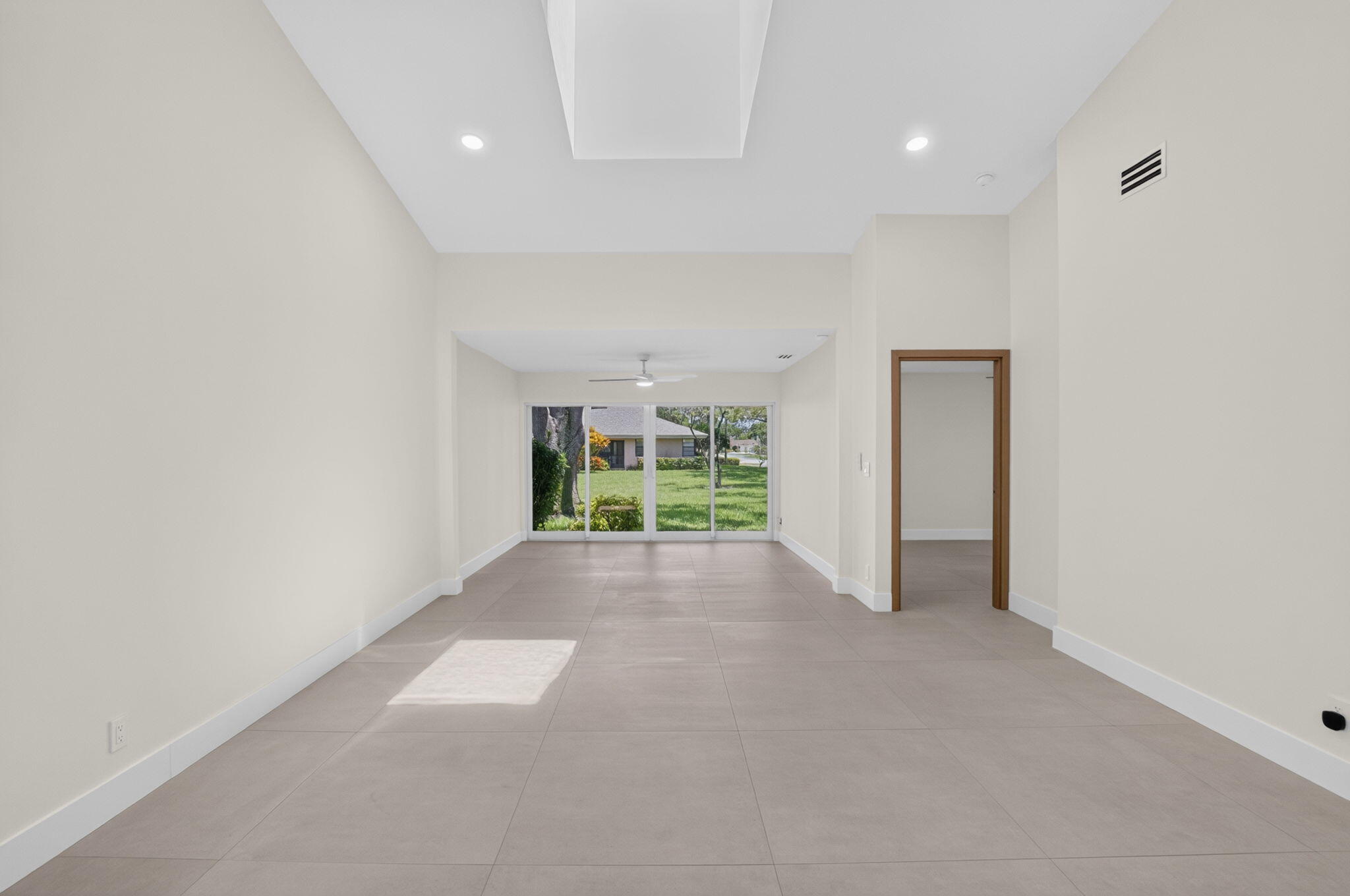 WHISPER WALK SEC E CONDO - Residential