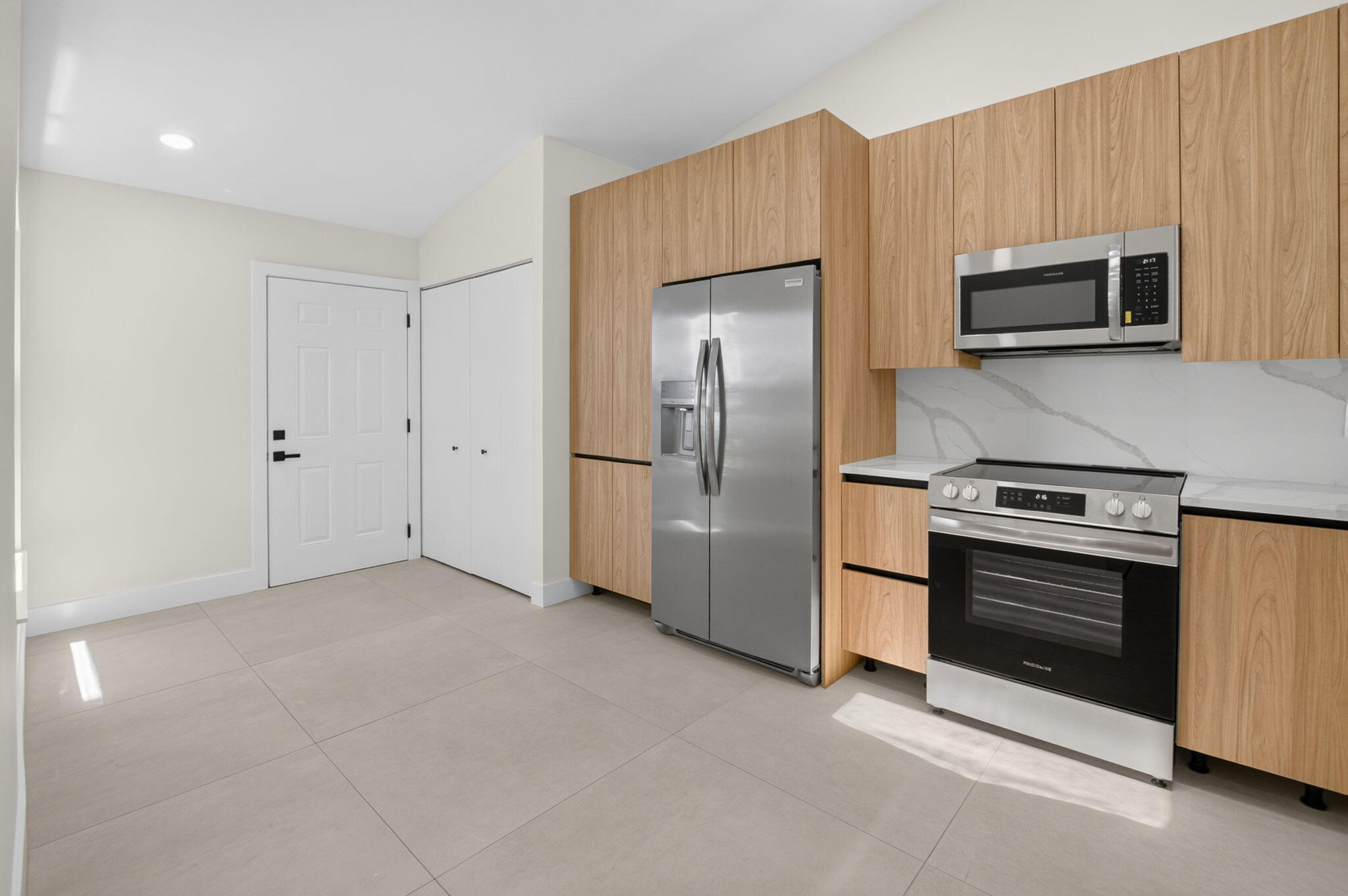 WHISPER WALK SEC E CONDO - Residential
