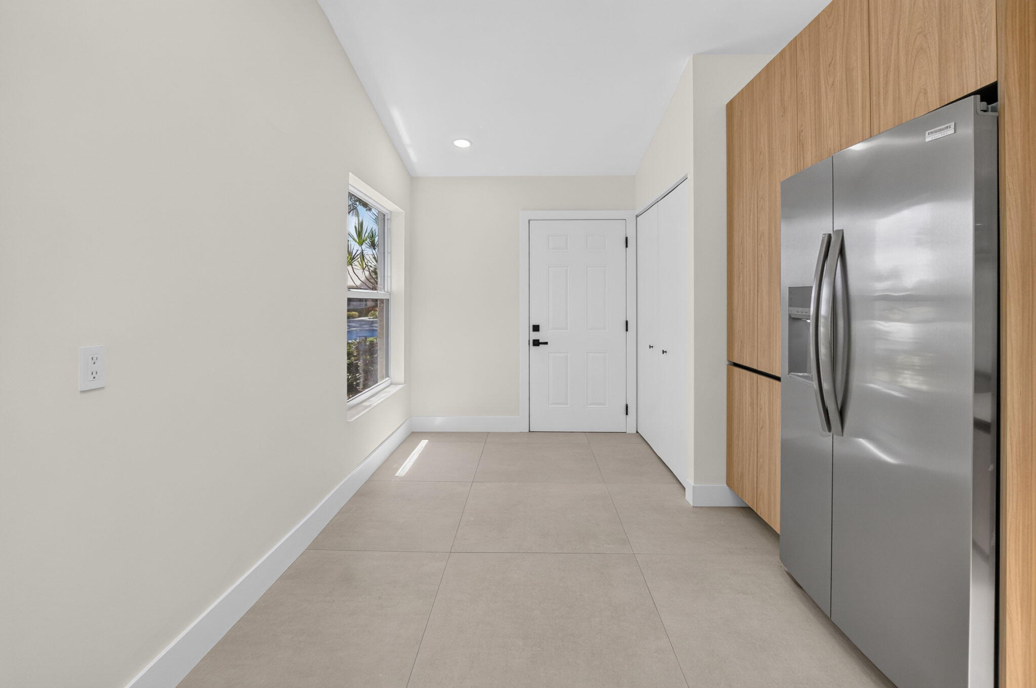 WHISPER WALK SEC E CONDO - Residential
