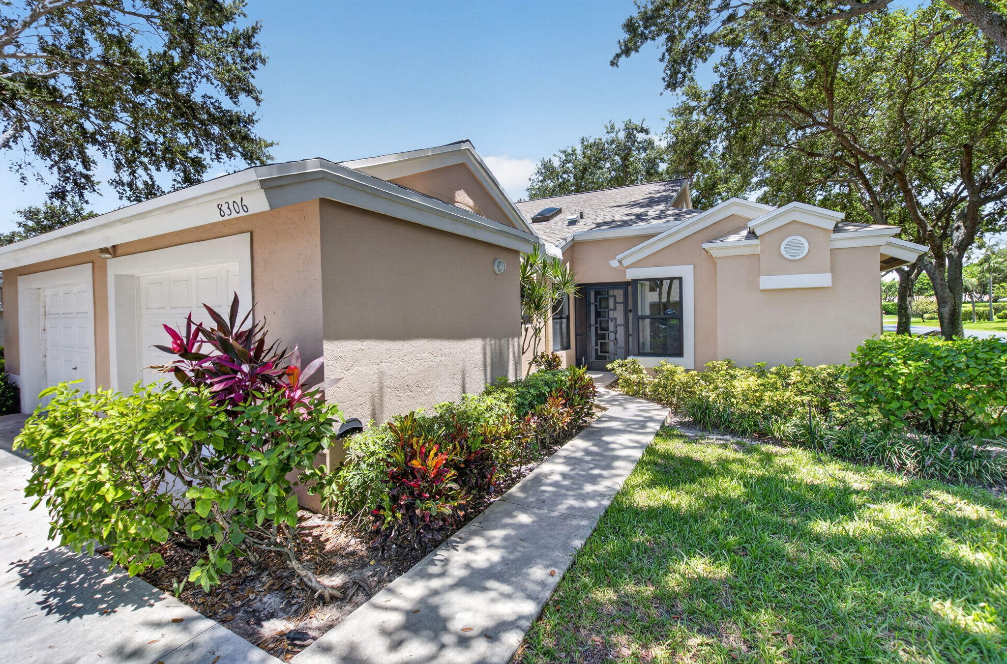 WHISPER WALK SEC E CONDO - Residential