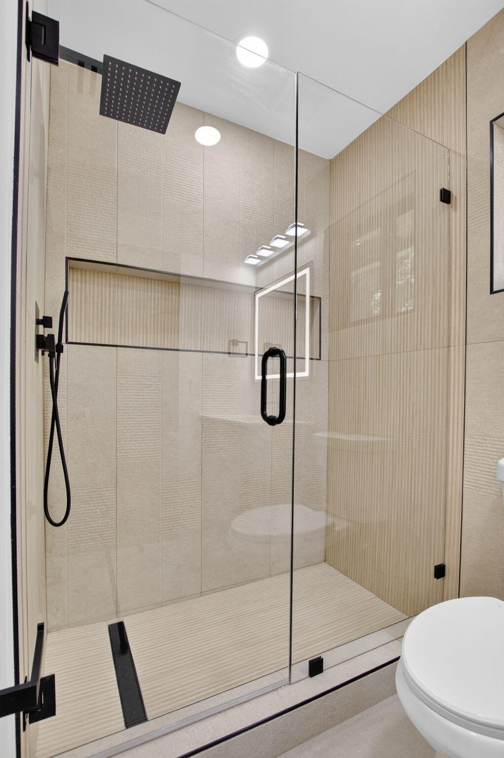 WHISPER WALK SEC E CONDO - Residential