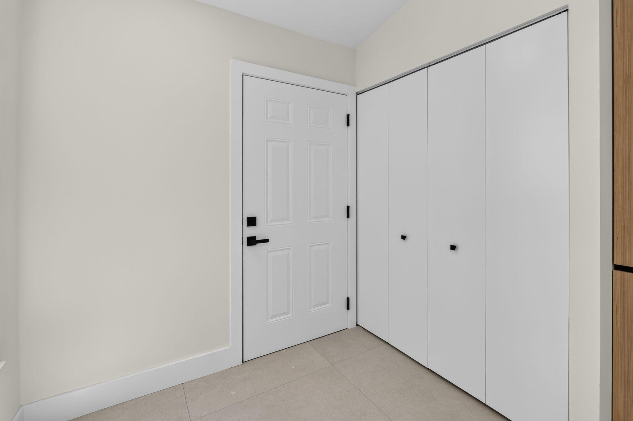 WHISPER WALK SEC E CONDO - Residential