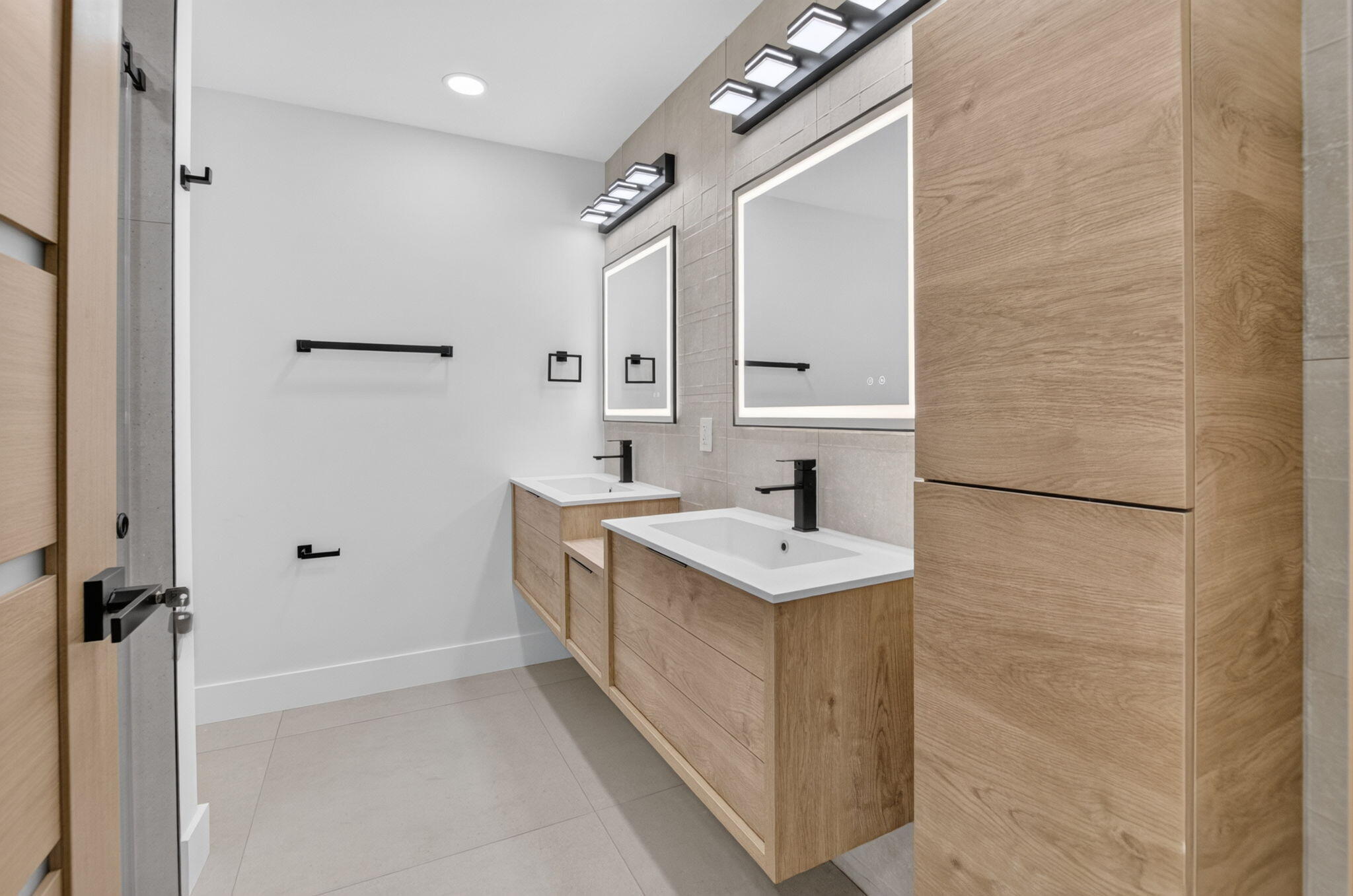 WHISPER WALK SEC E CONDO - Residential