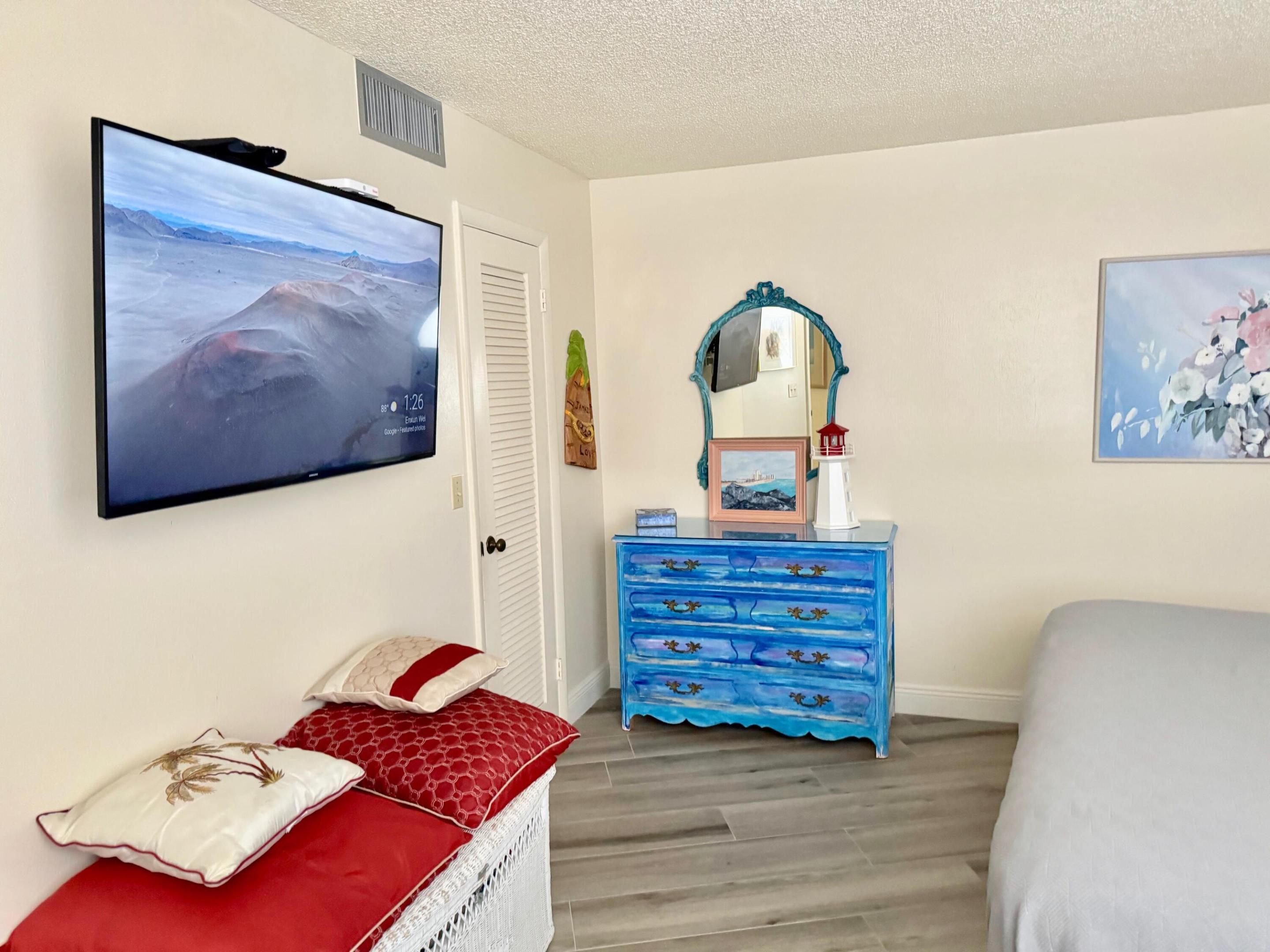 PHOENIX TOWERS CONDO - Residential Lease