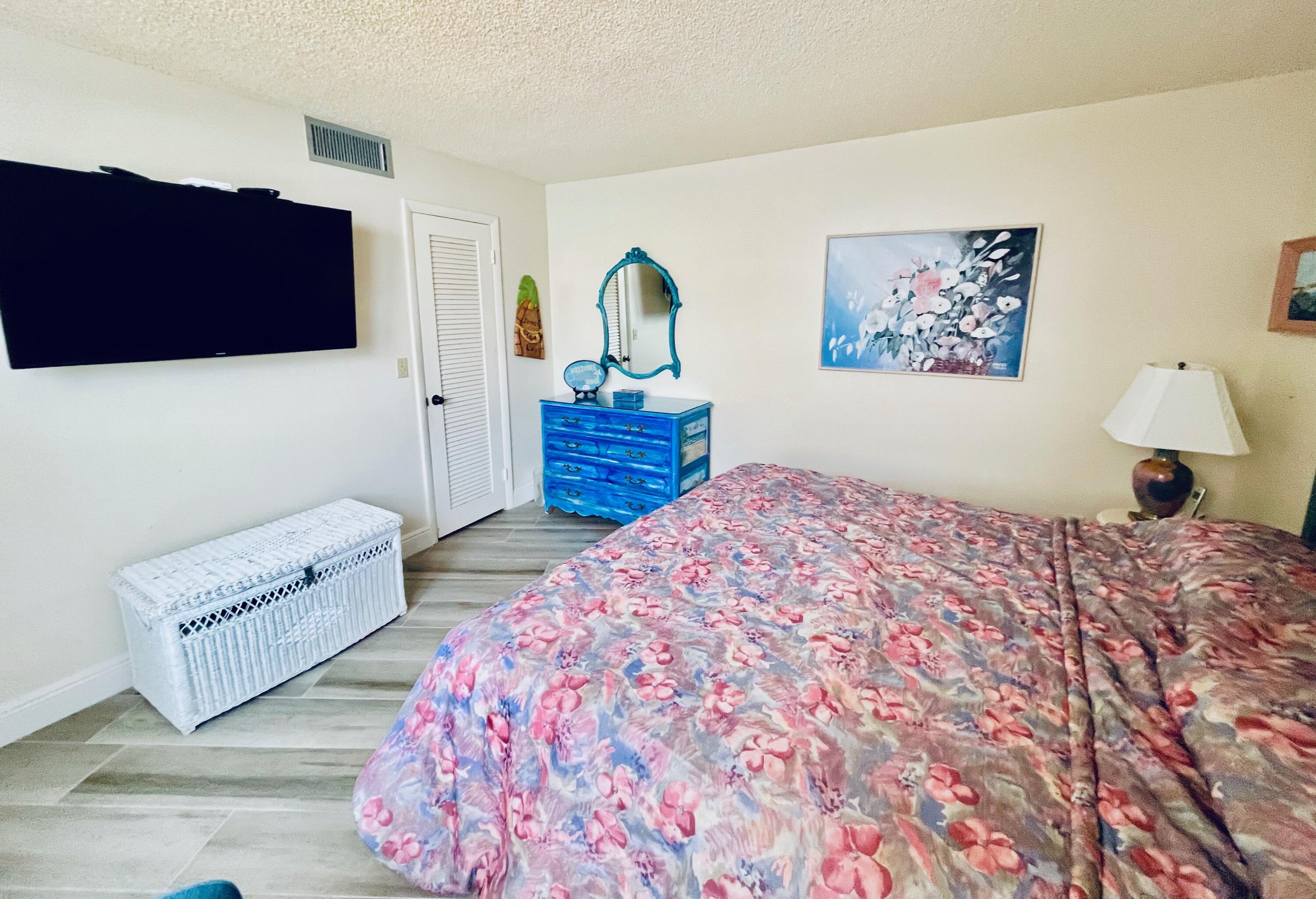 PHOENIX TOWERS CONDO - Residential Lease
