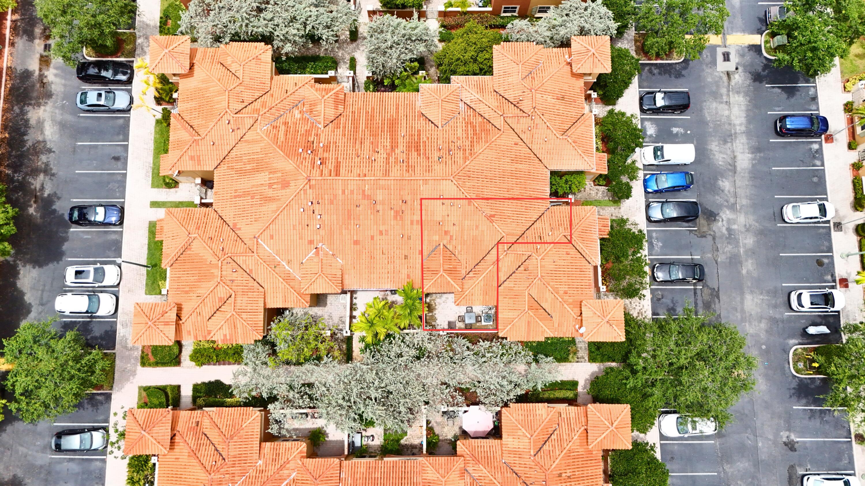 THE VILLAS AT HARBOR ISLES - Residential