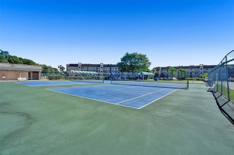 SUNRISE LAKES PHASE III - Residential