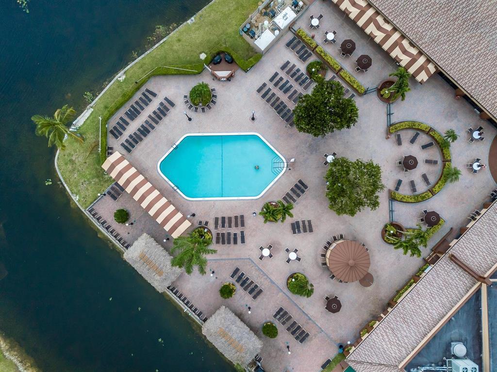SUNRISE LAKES PHASE III - Residential