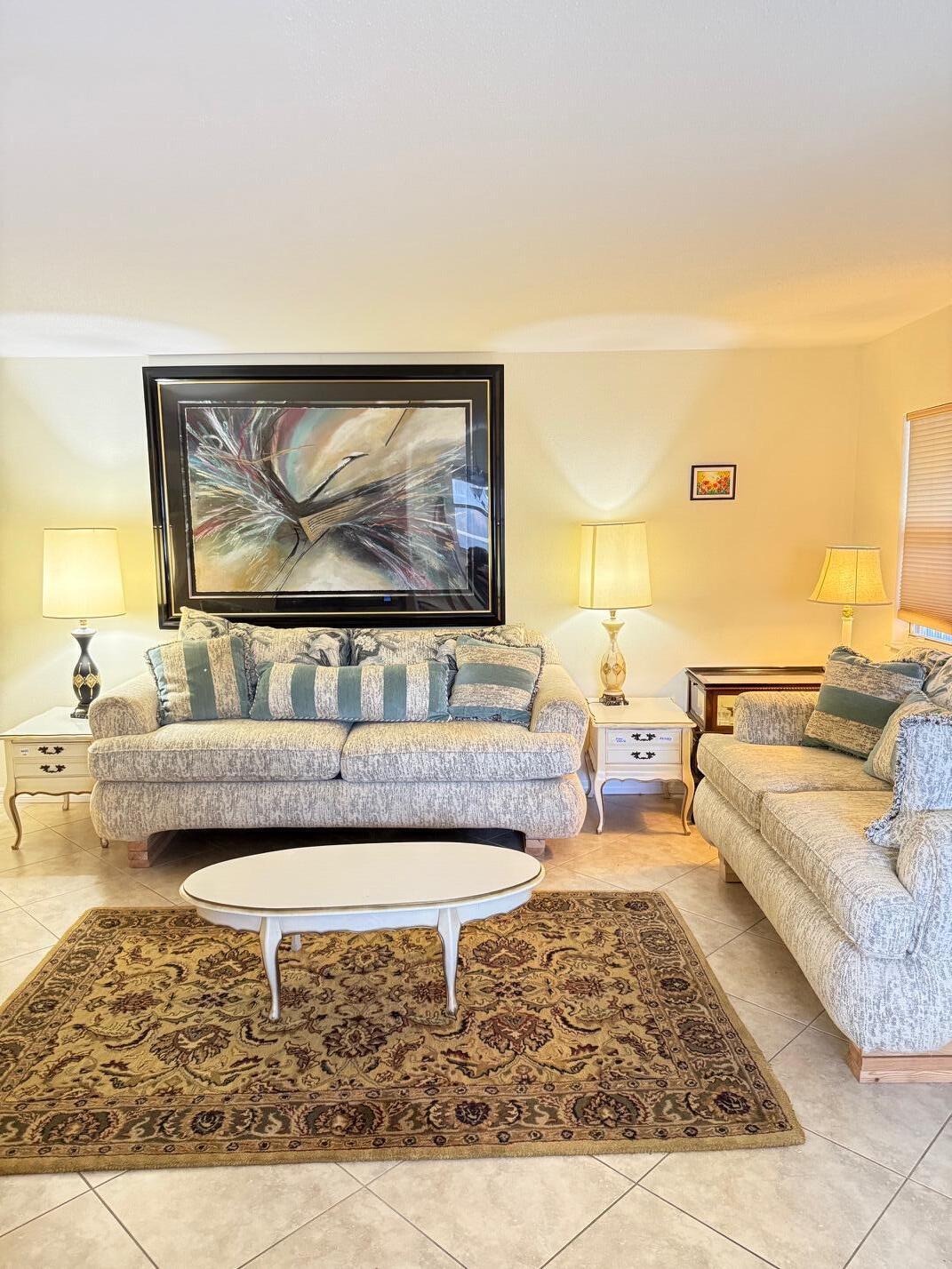 KINGS POINT SAXONY CONDOS - Residential