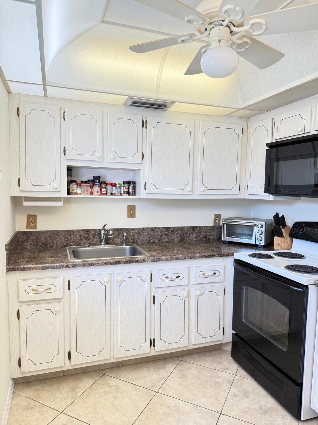 Desirable Kings Point community of Delray Beach! This well-maintained 2-bedroom, 2-bath condo offers  of bright and comfortable living space with a functional split-bedroom layout. The spacious living and dining areas are perfect for relaxing or entertaining. The primary suite includes a private bath and generous closet space. Enjoy your morning coffee or evening breeze from the  balcony . Kings Point is a premier 55+ gated community offering resort-style amenities, including indoor and outdoor pools, clubhouses, fitness center, pickleball, courtesy transportation,  Conveniently located just minutes from downtown Delray Beach. Don't miss this opportunity to enjoy the South Florida lifestyle at an exceptional value!