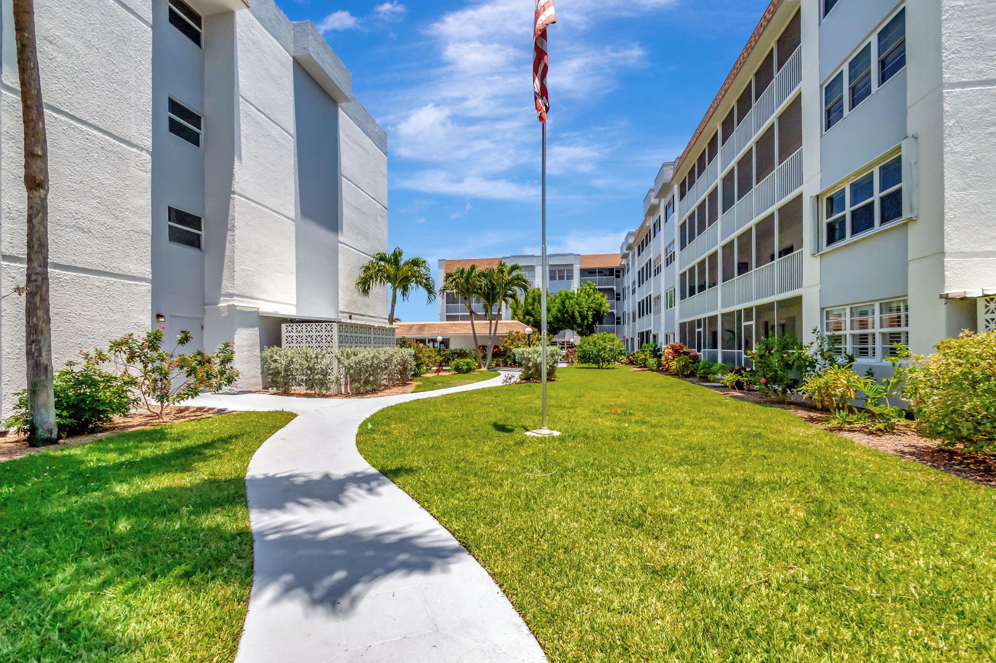 PALM LAKE 1 CONDO - Residential