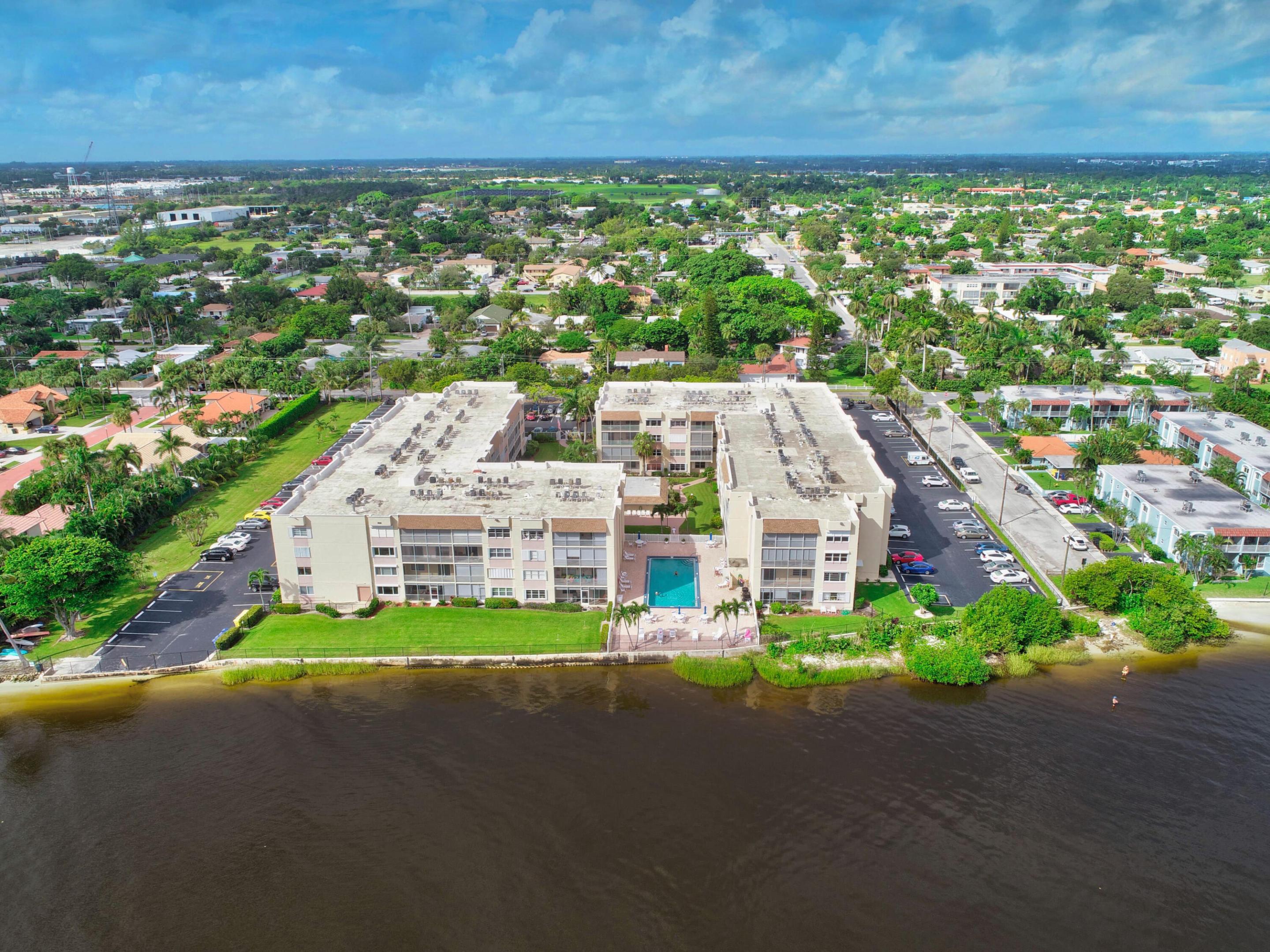 PALM LAKE 1 CONDO - Residential