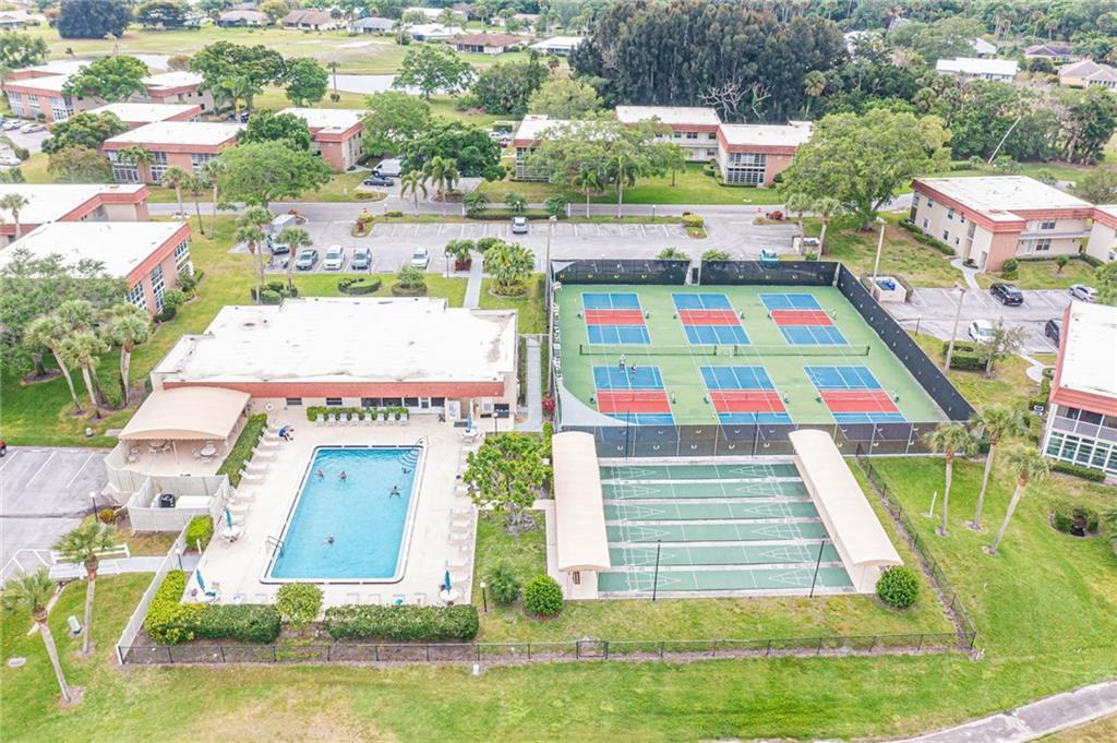 VISTA ROYALE PHASE IV BLDGS 83-111 - Residential