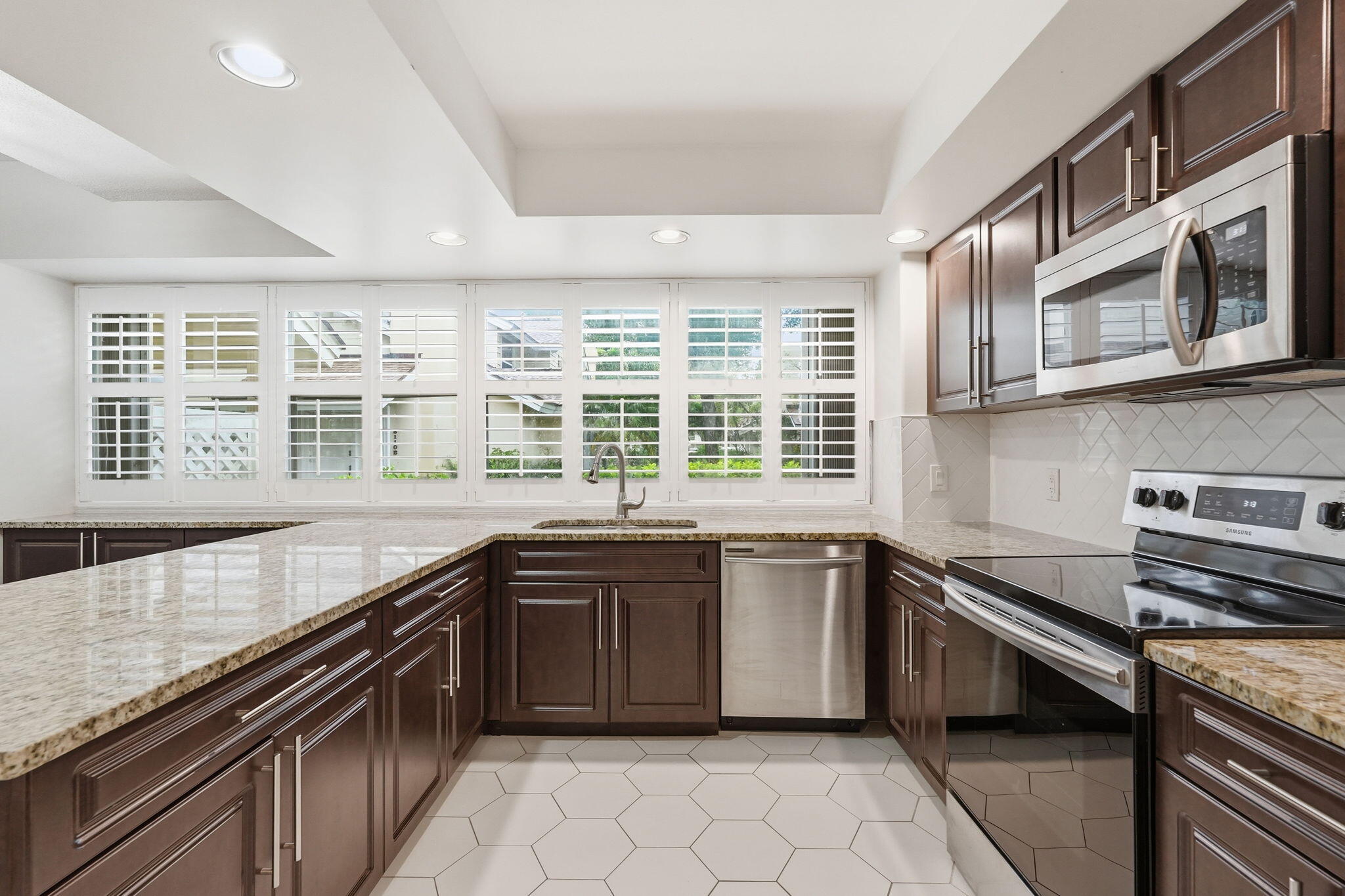 WELLESLEY AT LAKE CLARKE SHORES - Residential