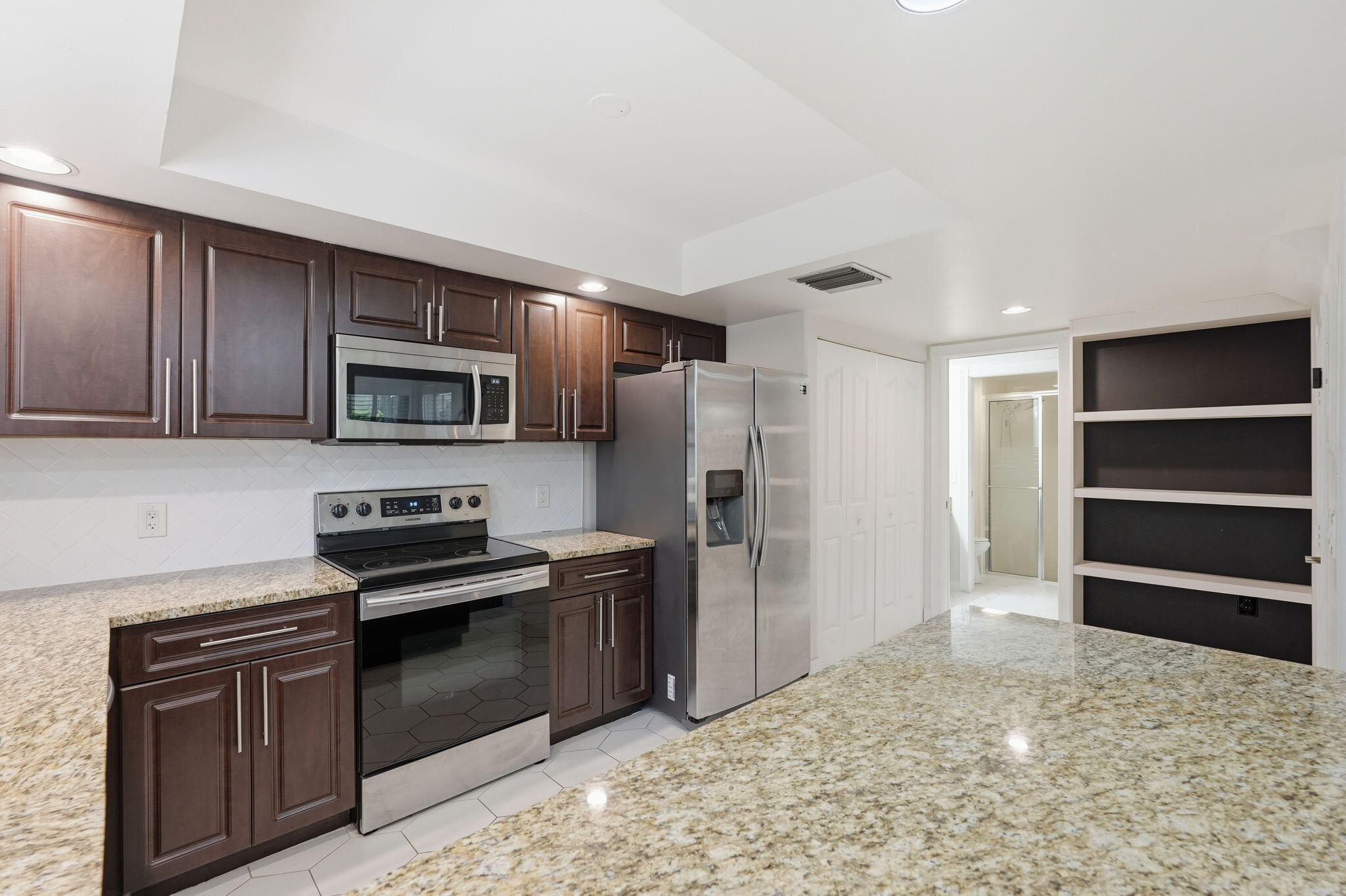 WELLESLEY AT LAKE CLARKE SHORES - Residential