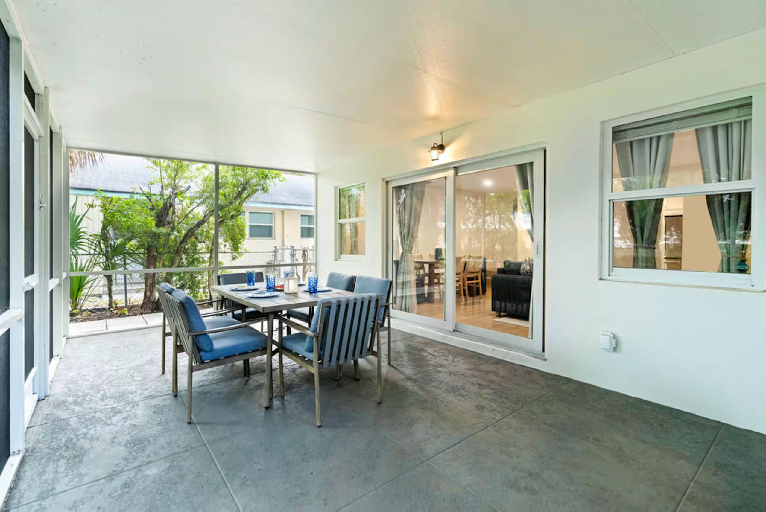 YACHT HARBOR EST - Residential Income