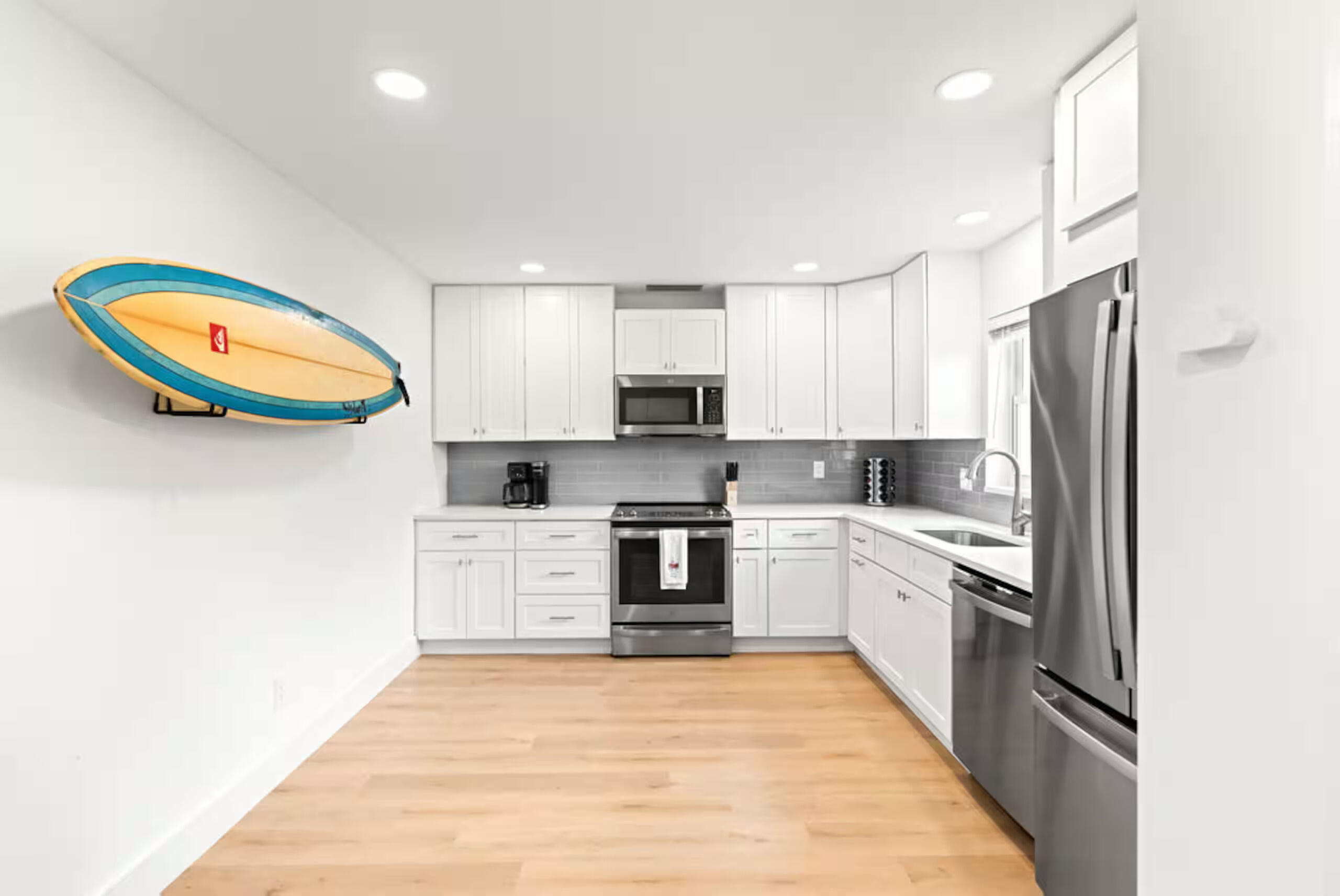 YACHT HARBOR EST - Residential Income