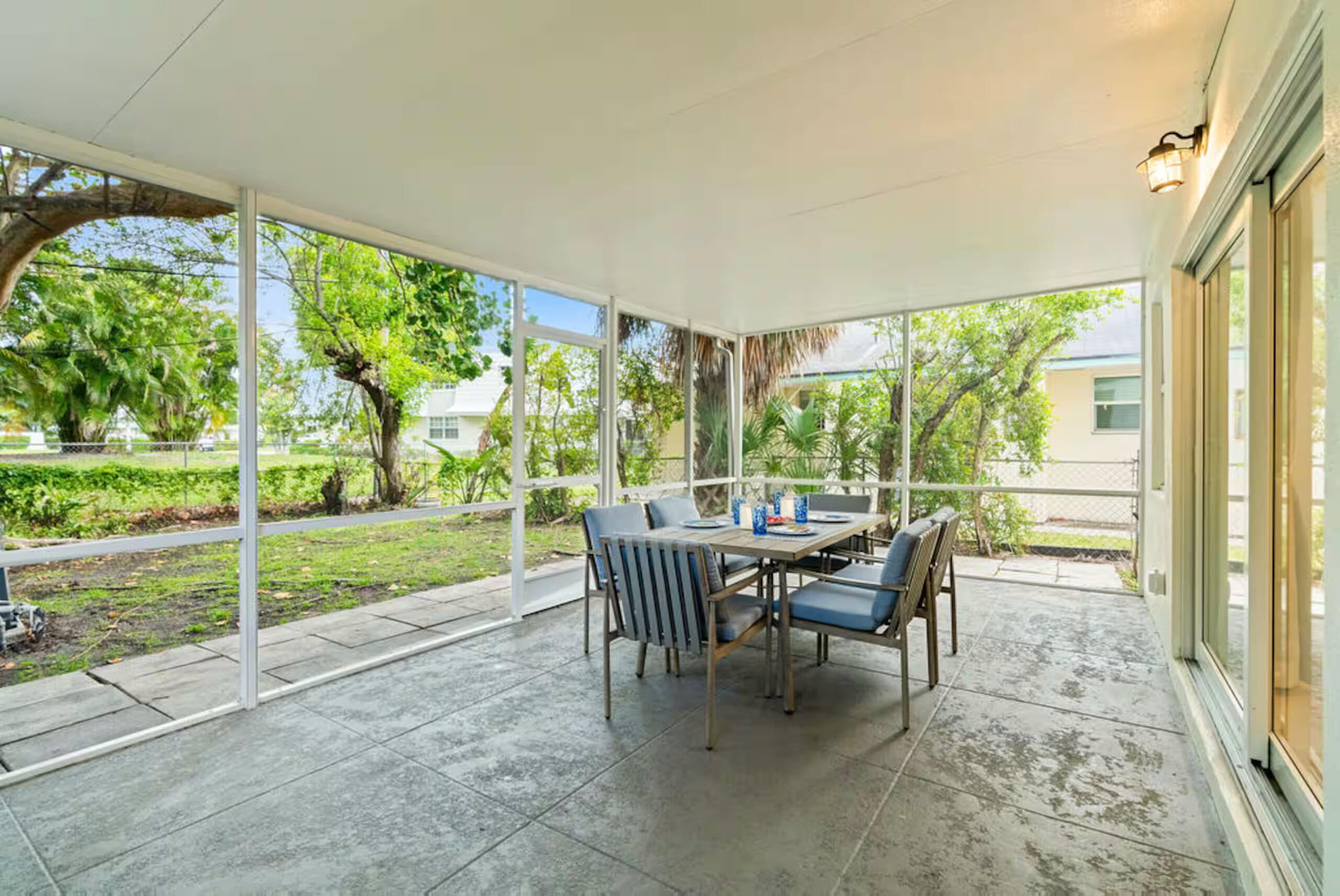 YACHT HARBOR EST - Residential Income
