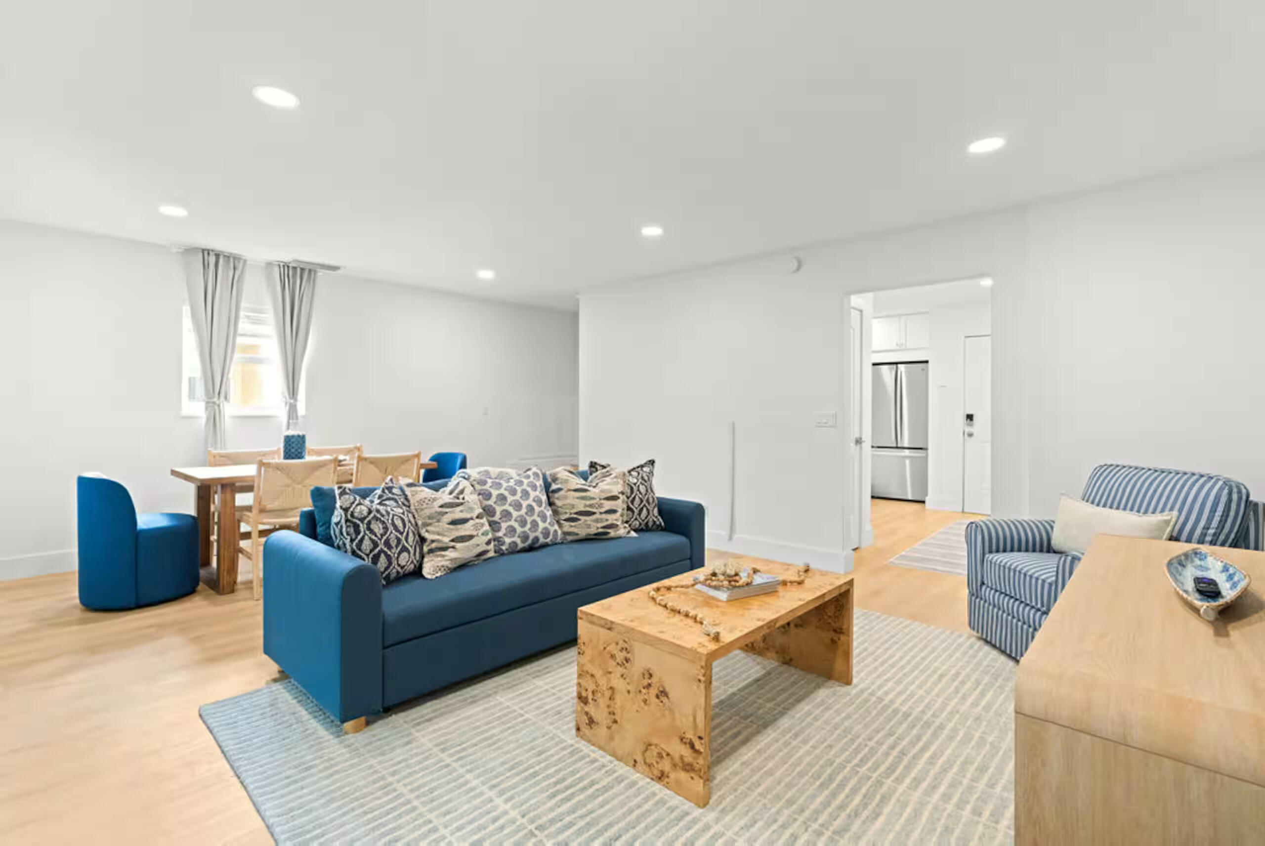 YACHT HARBOR EST - Residential Income
