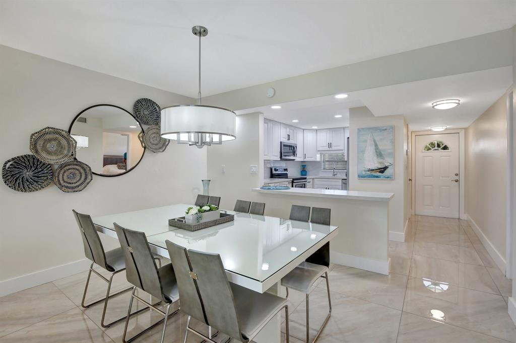 HOLLYBROOK GOLF & TENNIS - Residential