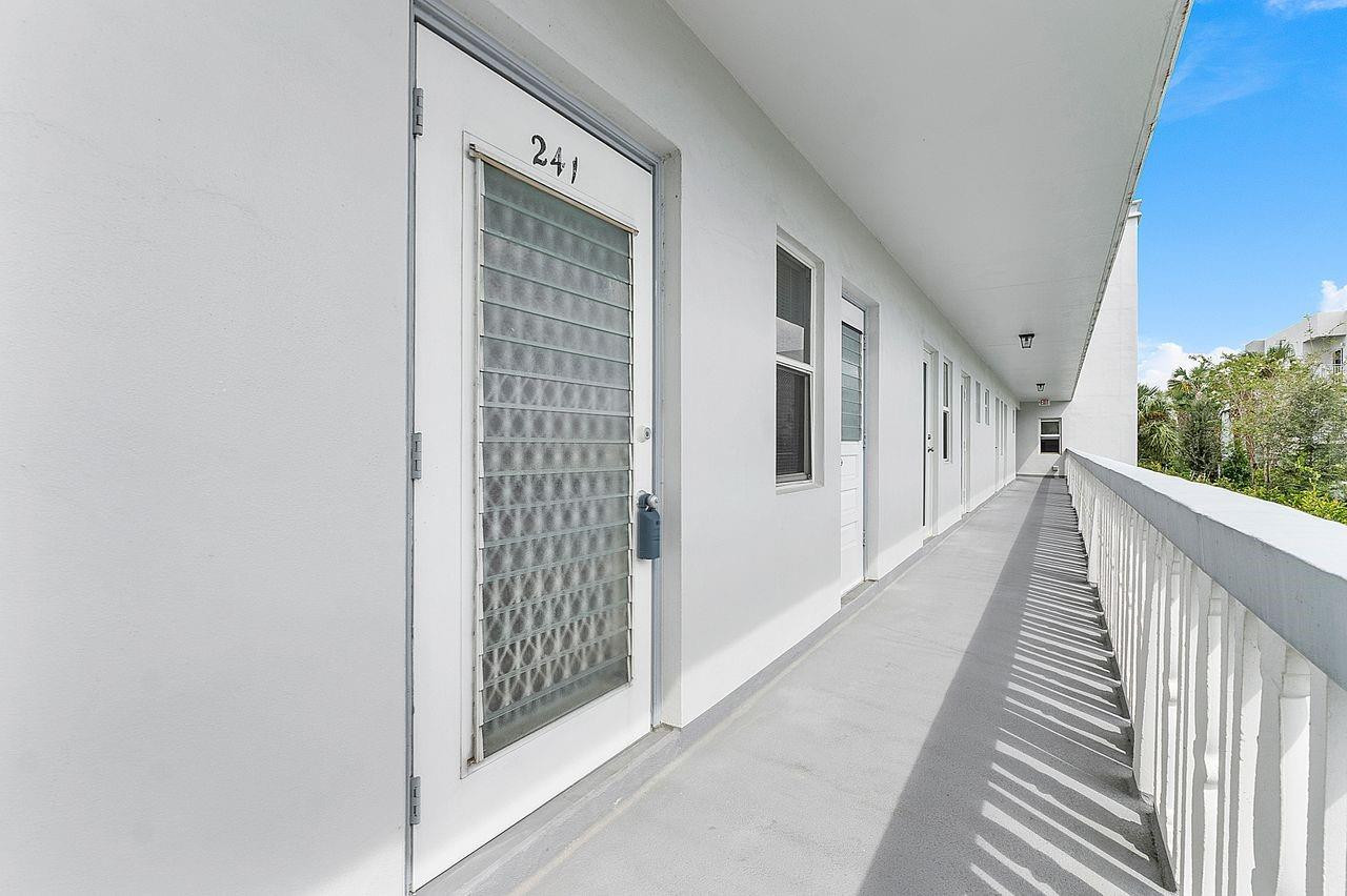 DANIANS CONDOMINIUM NO 2 - Residential