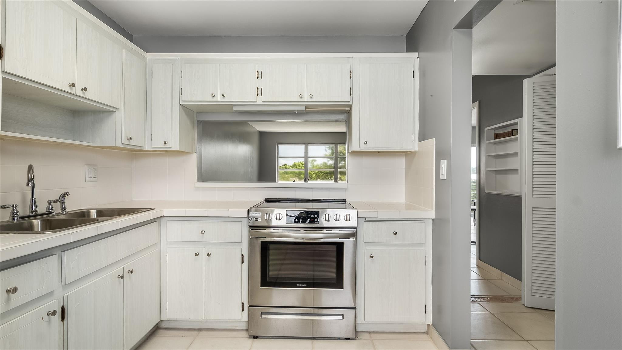 SHERIDAN LAKES CONDO APTS NO 6 - Residential Lease