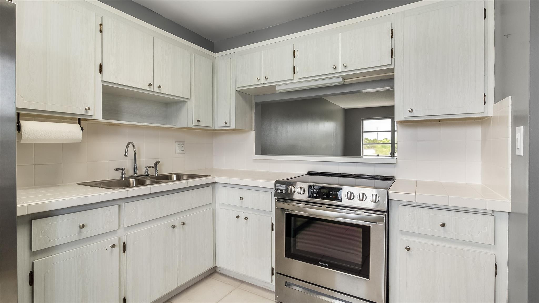 SHERIDAN LAKES CONDO APTS NO 6 - Residential Lease