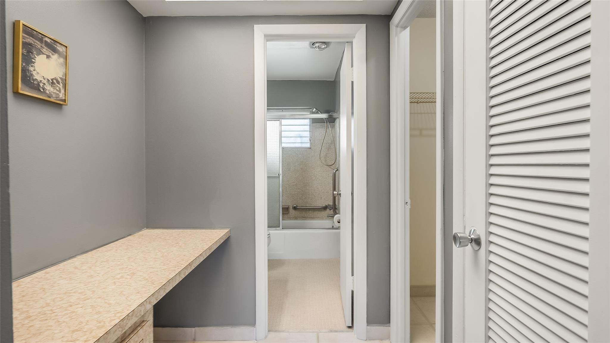 SHERIDAN LAKES CONDO APTS NO 6 - Residential Lease