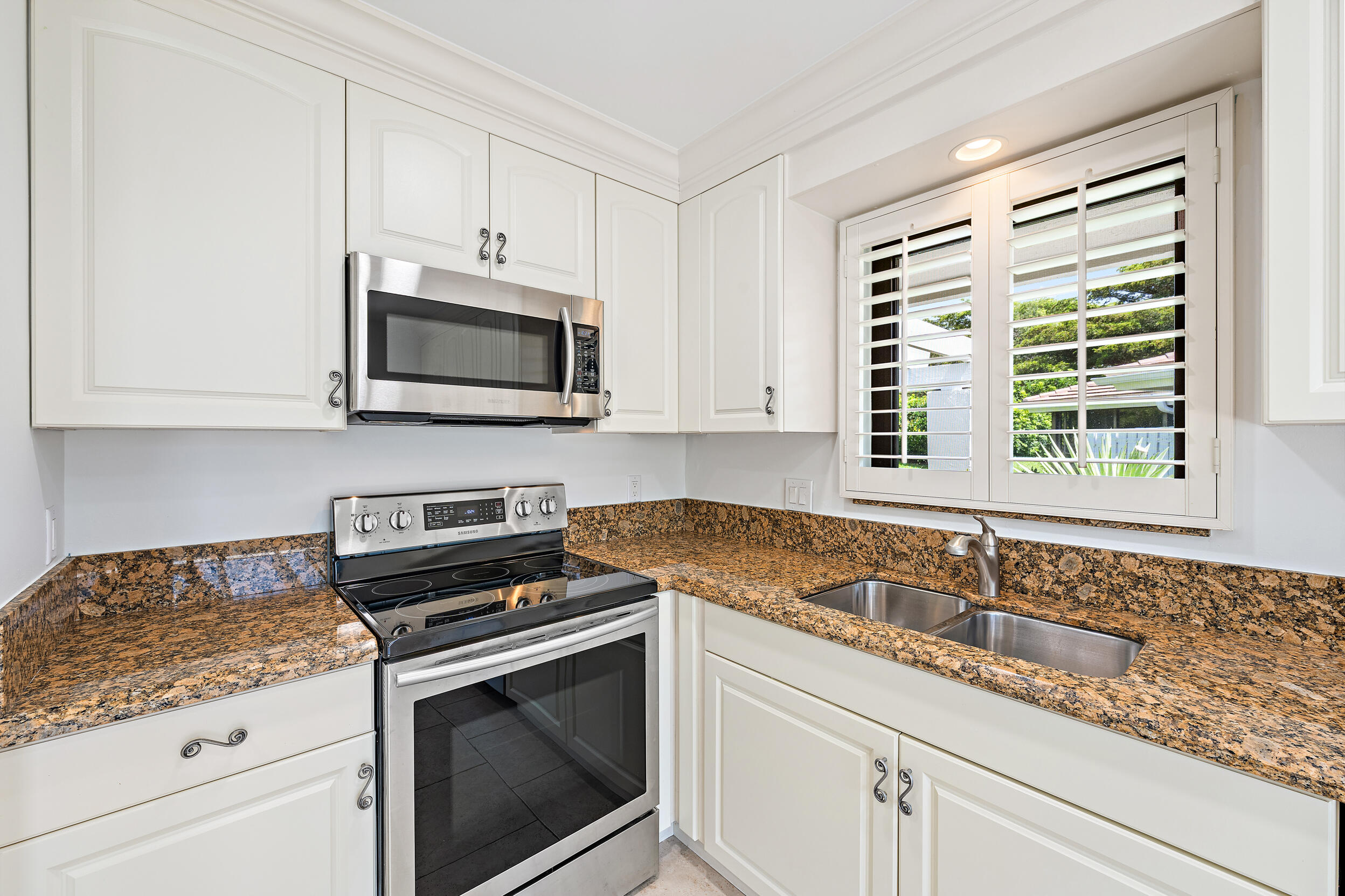 Windward - Jonathans Landing - Residential