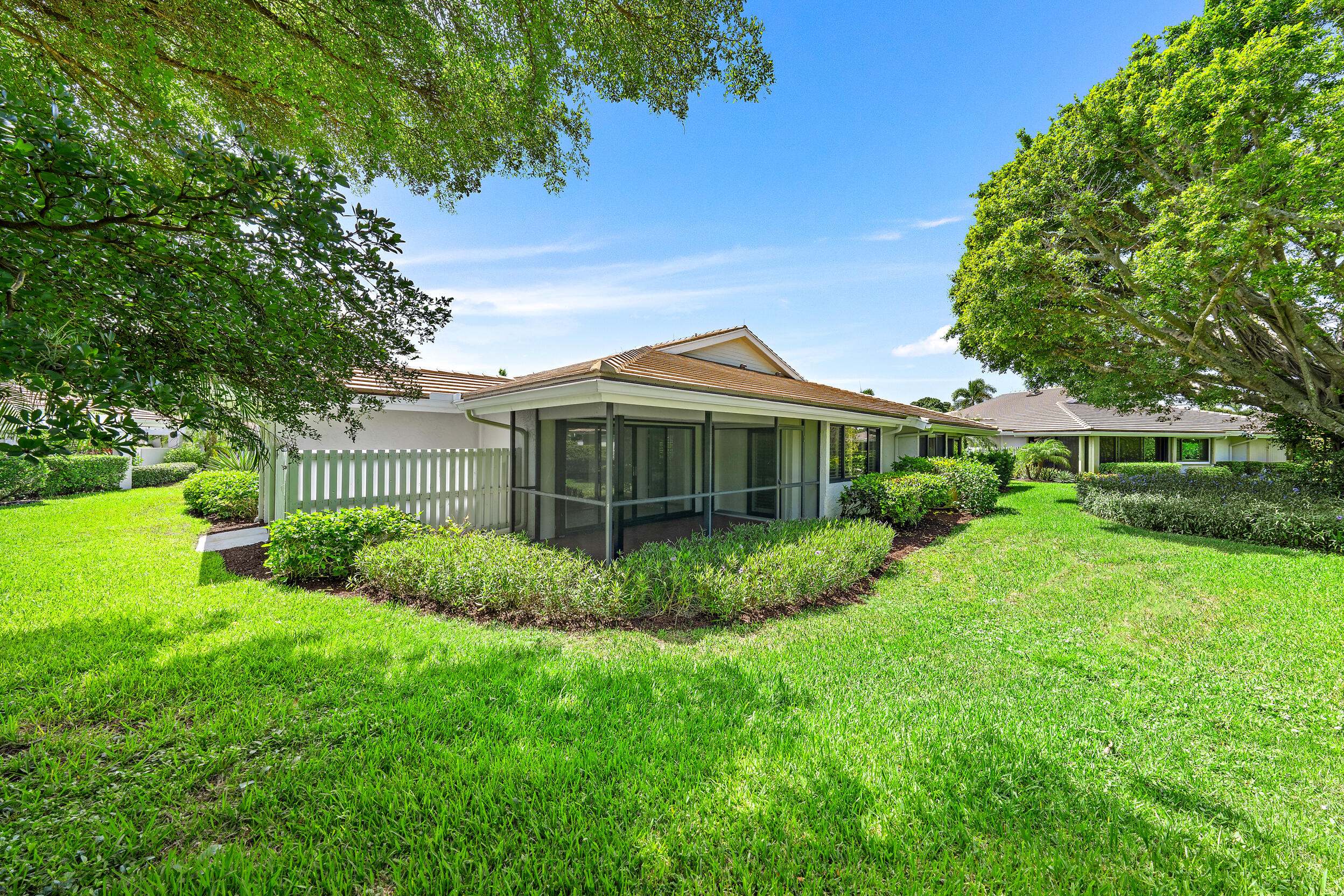 Windward - Jonathans Landing - Residential