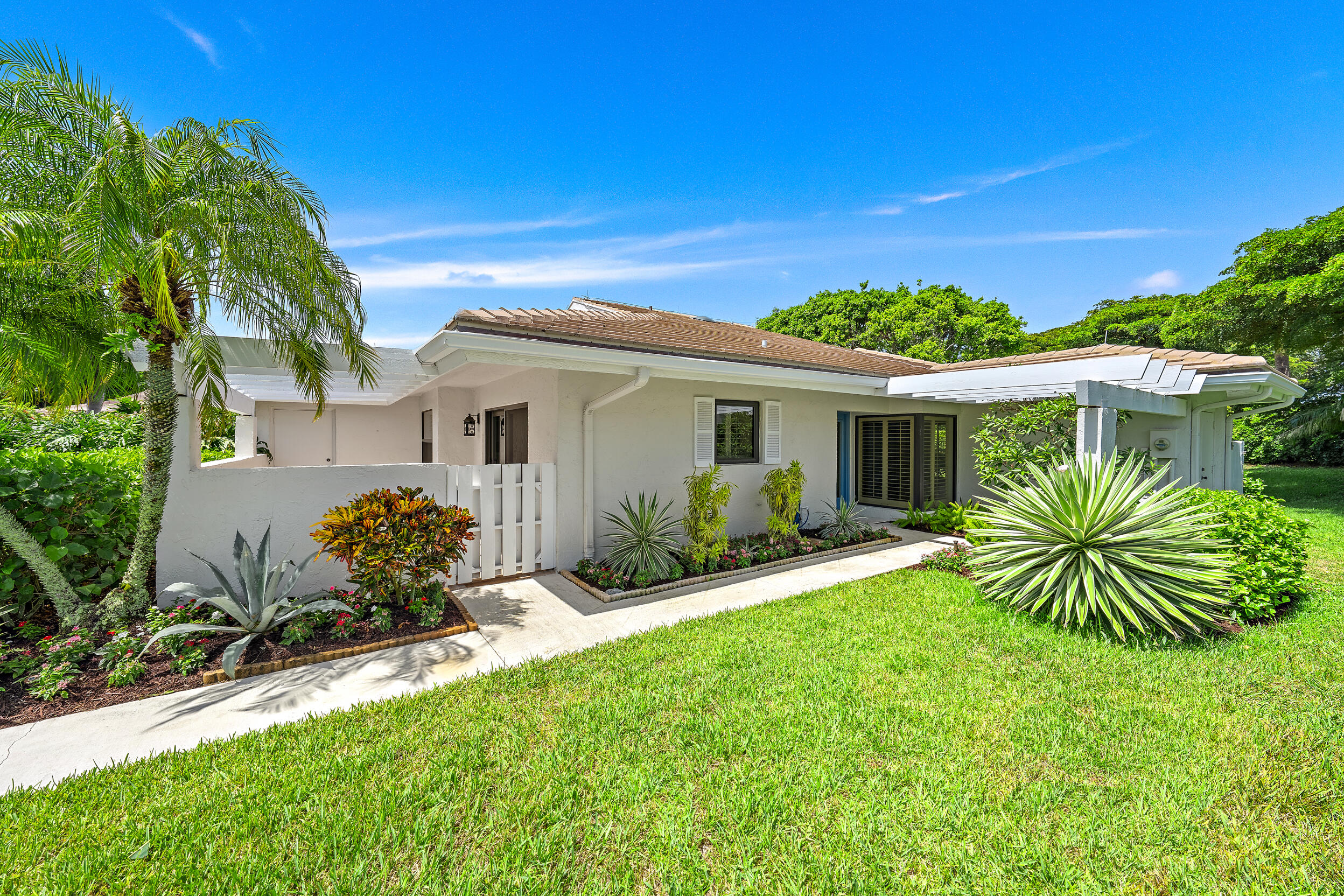 Windward - Jonathans Landing - Residential