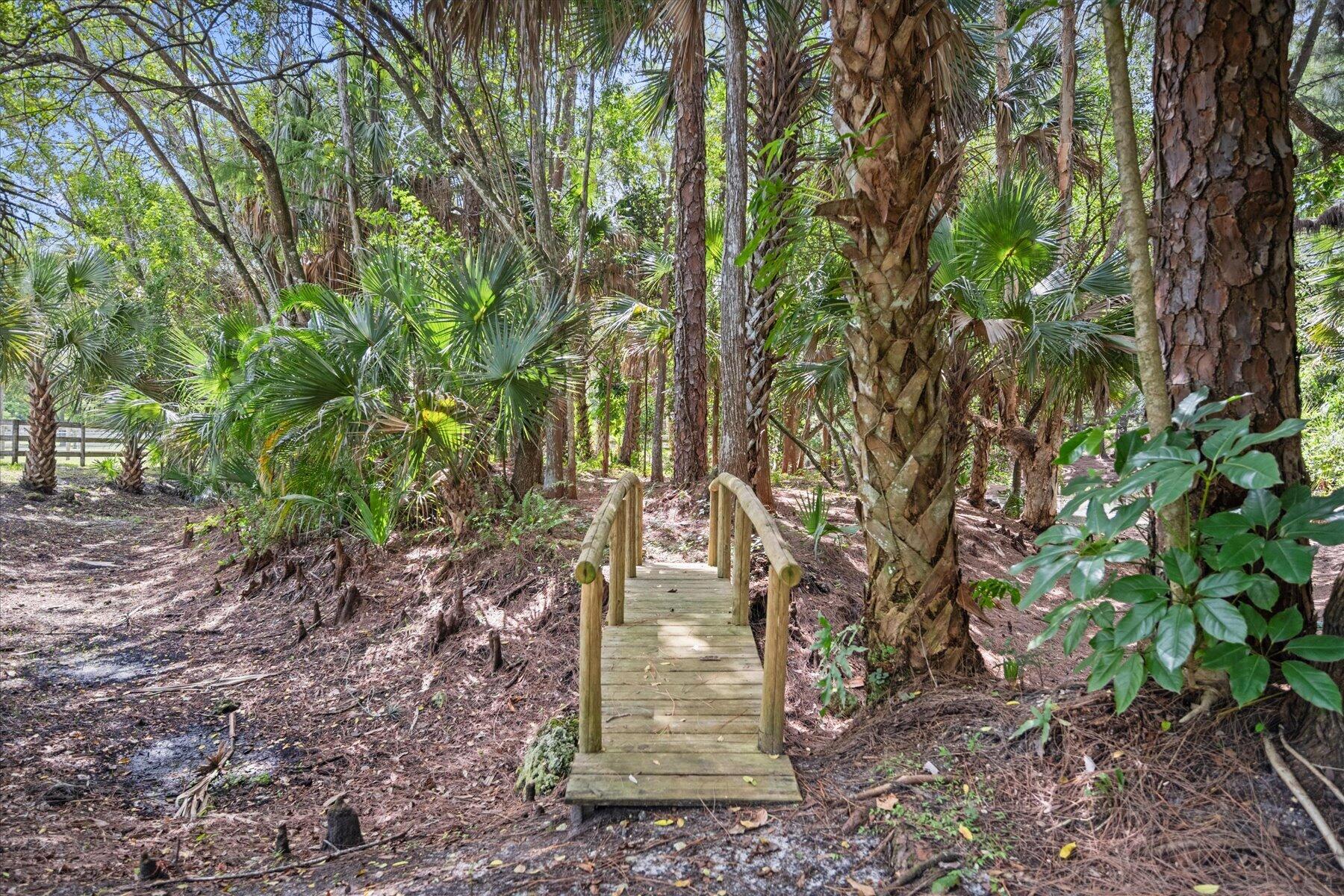 LOXAHATCHEE GROVES - Residential