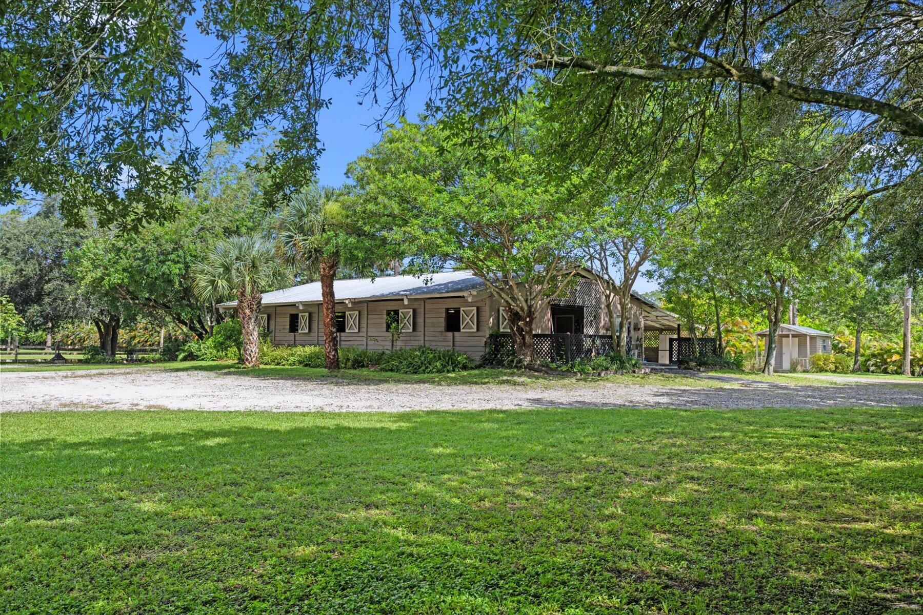 LOXAHATCHEE GROVES - Residential