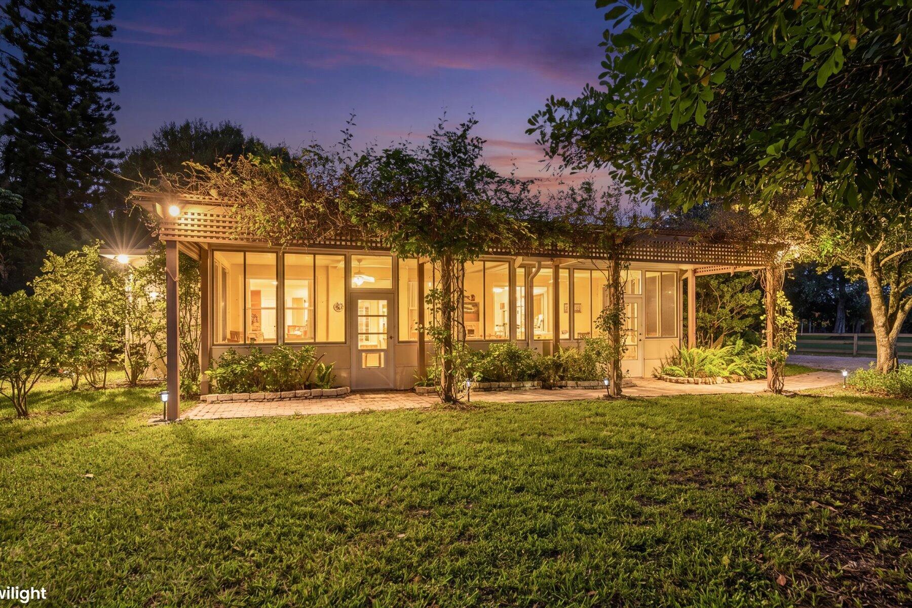 LOXAHATCHEE GROVES - Residential