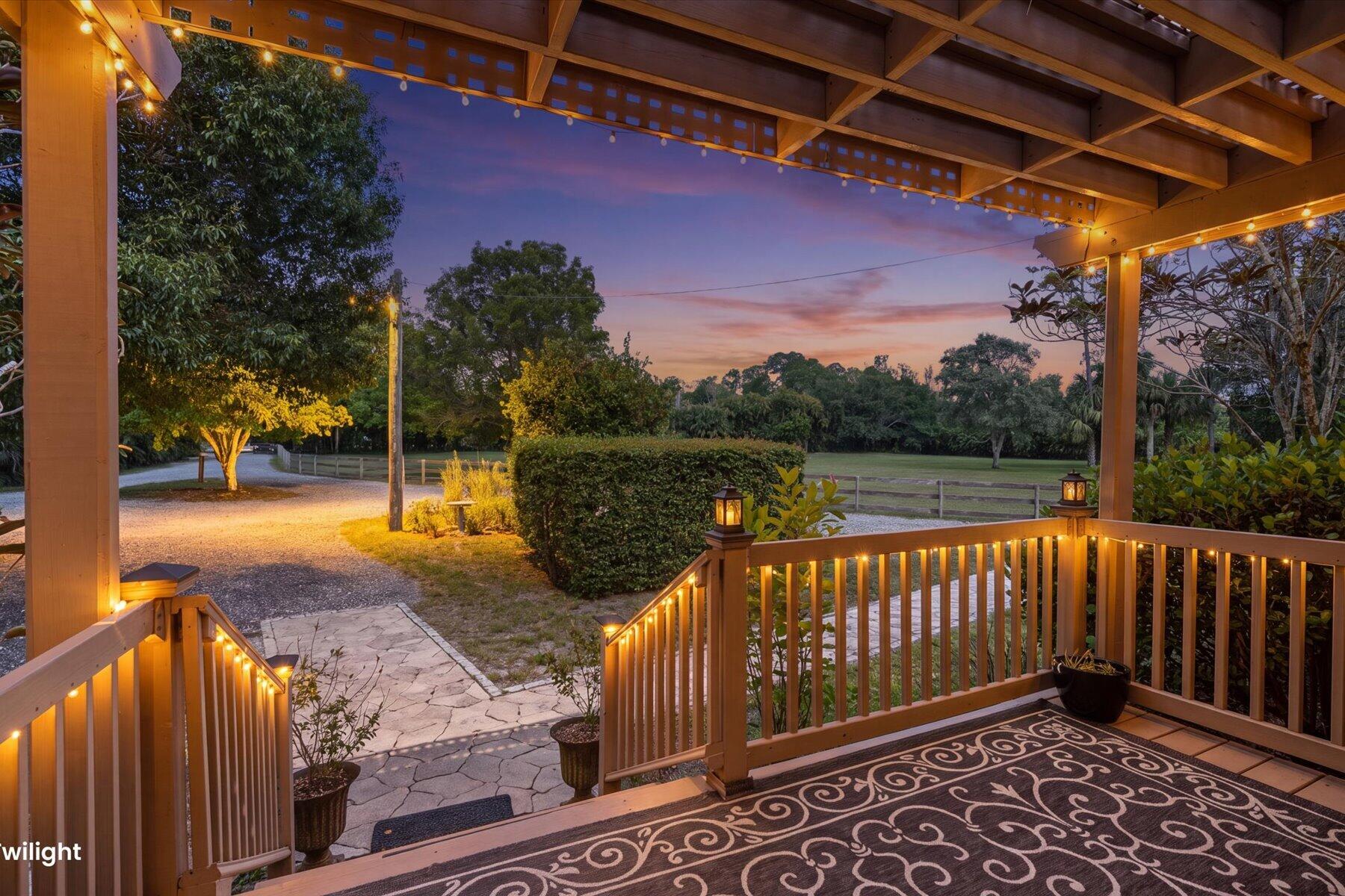 LOXAHATCHEE GROVES - Residential
