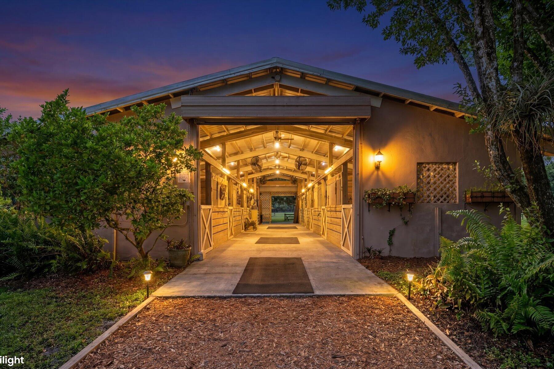 LOXAHATCHEE GROVES - Residential