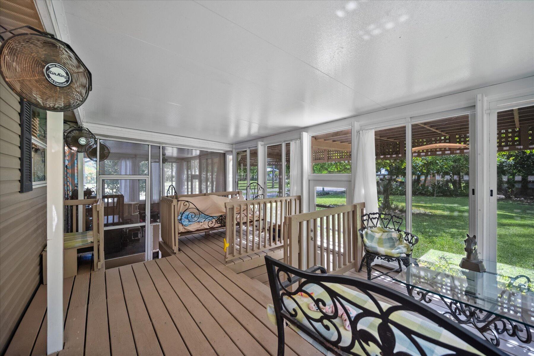 LOXAHATCHEE GROVES - Residential