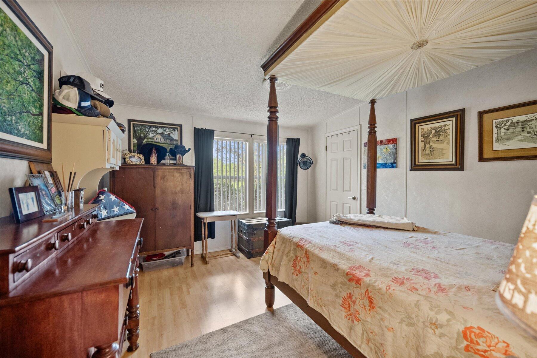 LOXAHATCHEE GROVES - Residential