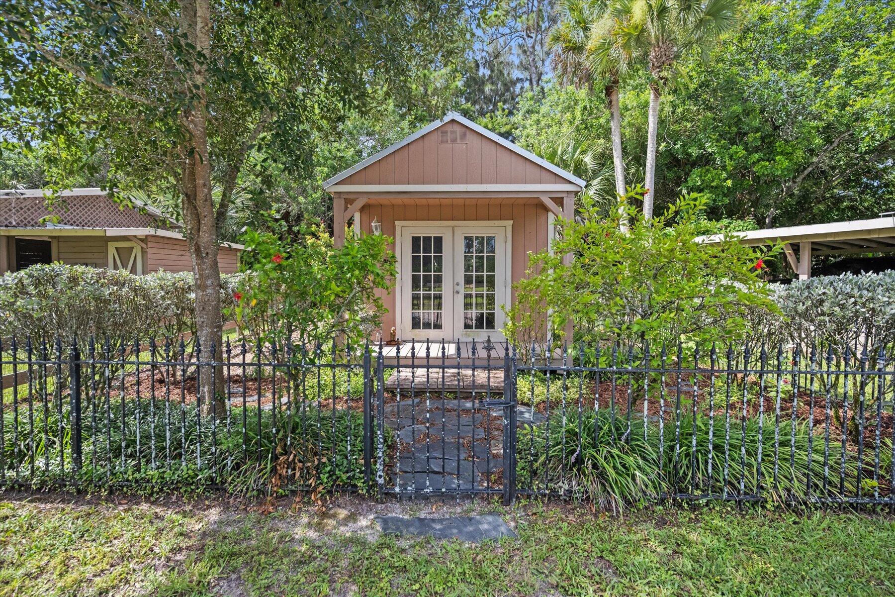 LOXAHATCHEE GROVES - Residential