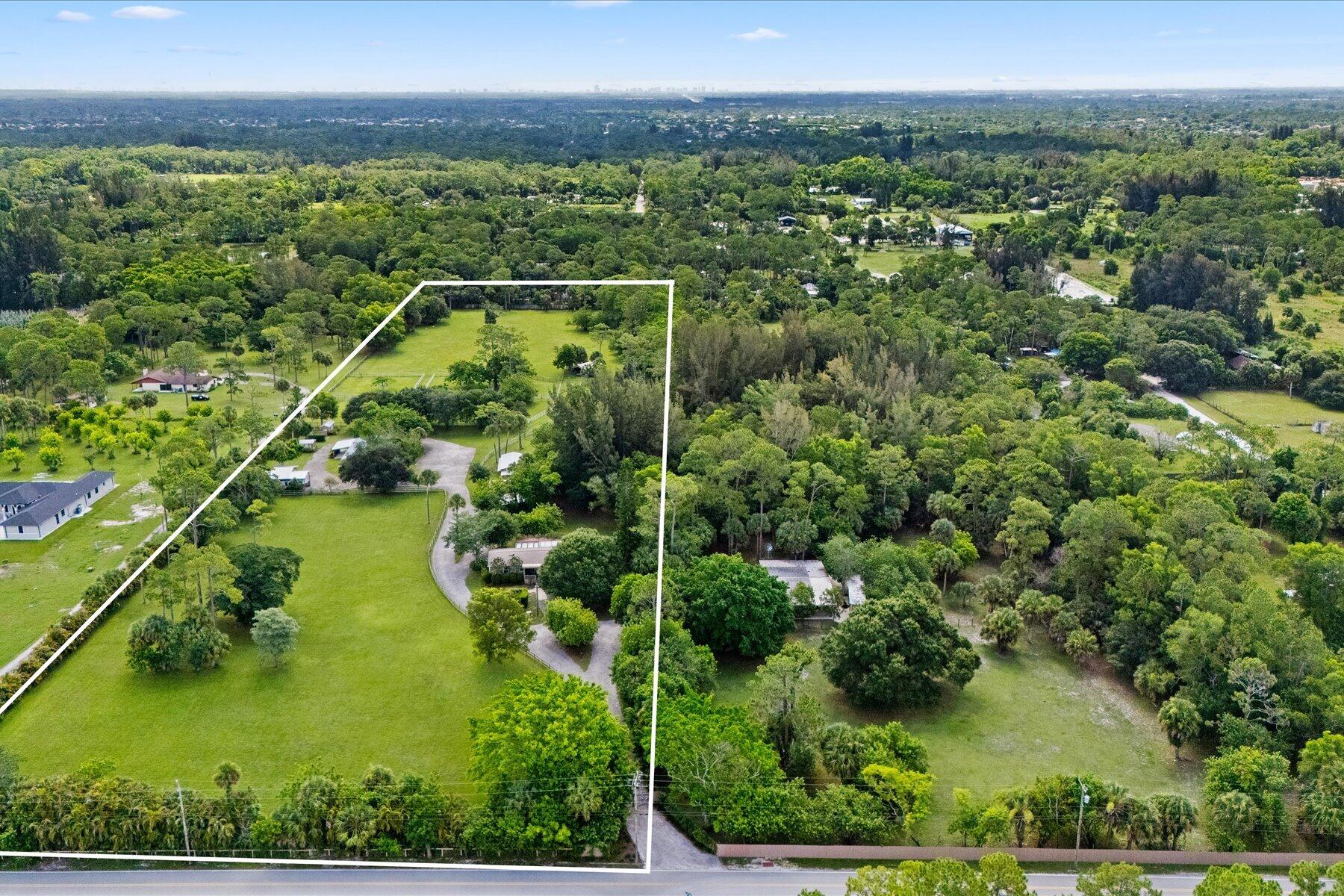 LOXAHATCHEE GROVES - Residential