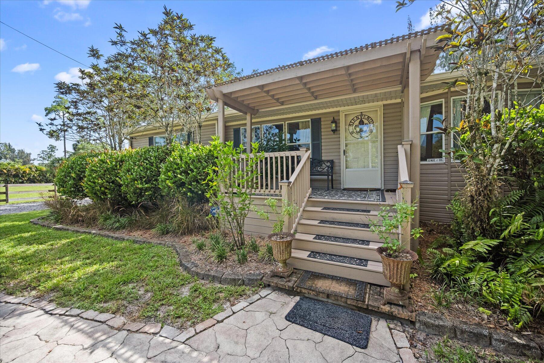 LOXAHATCHEE GROVES - Residential