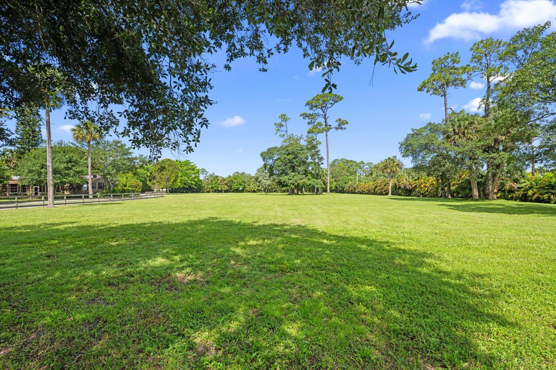LOXAHATCHEE GROVES - Residential
