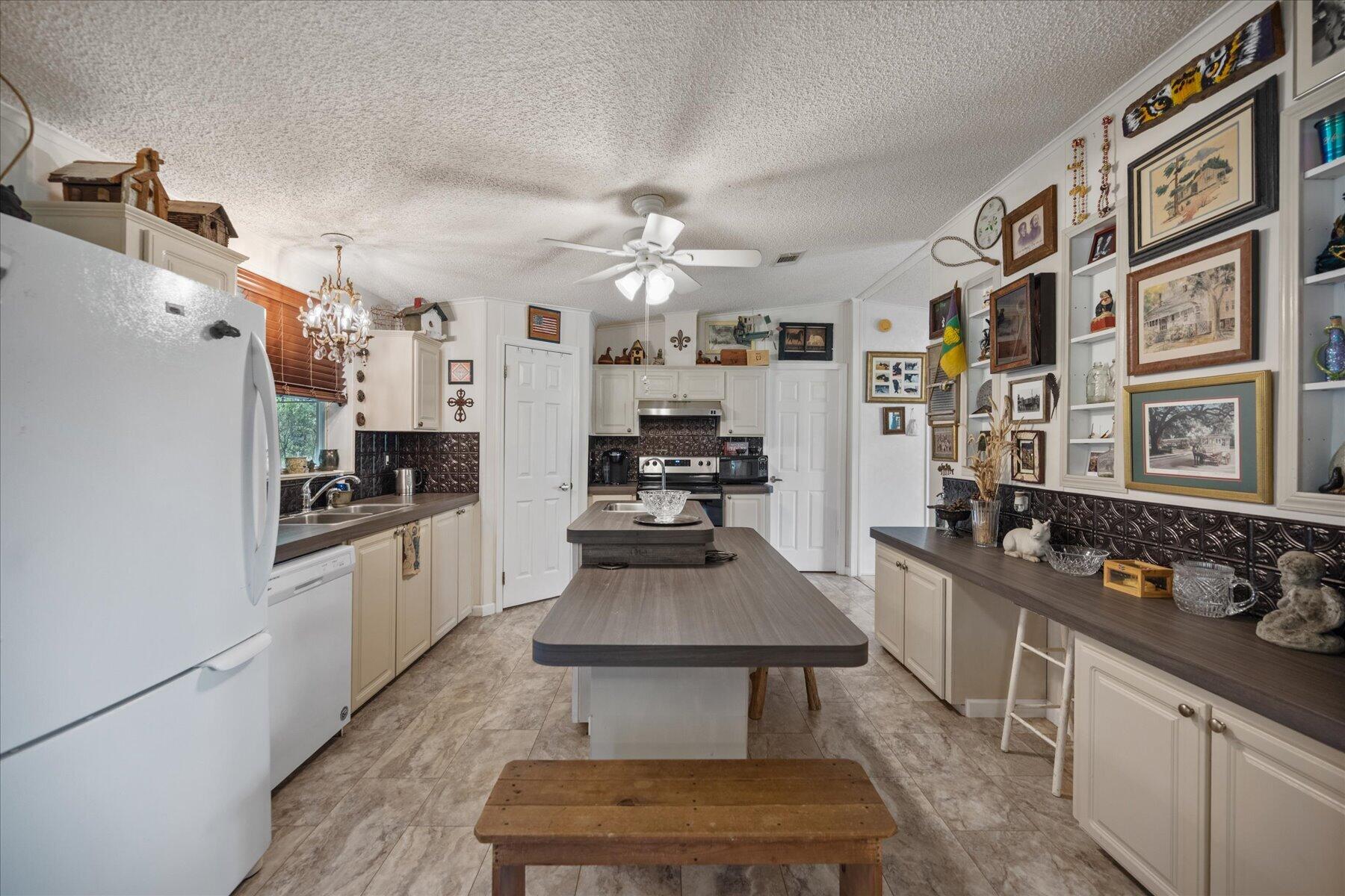 LOXAHATCHEE GROVES - Residential
